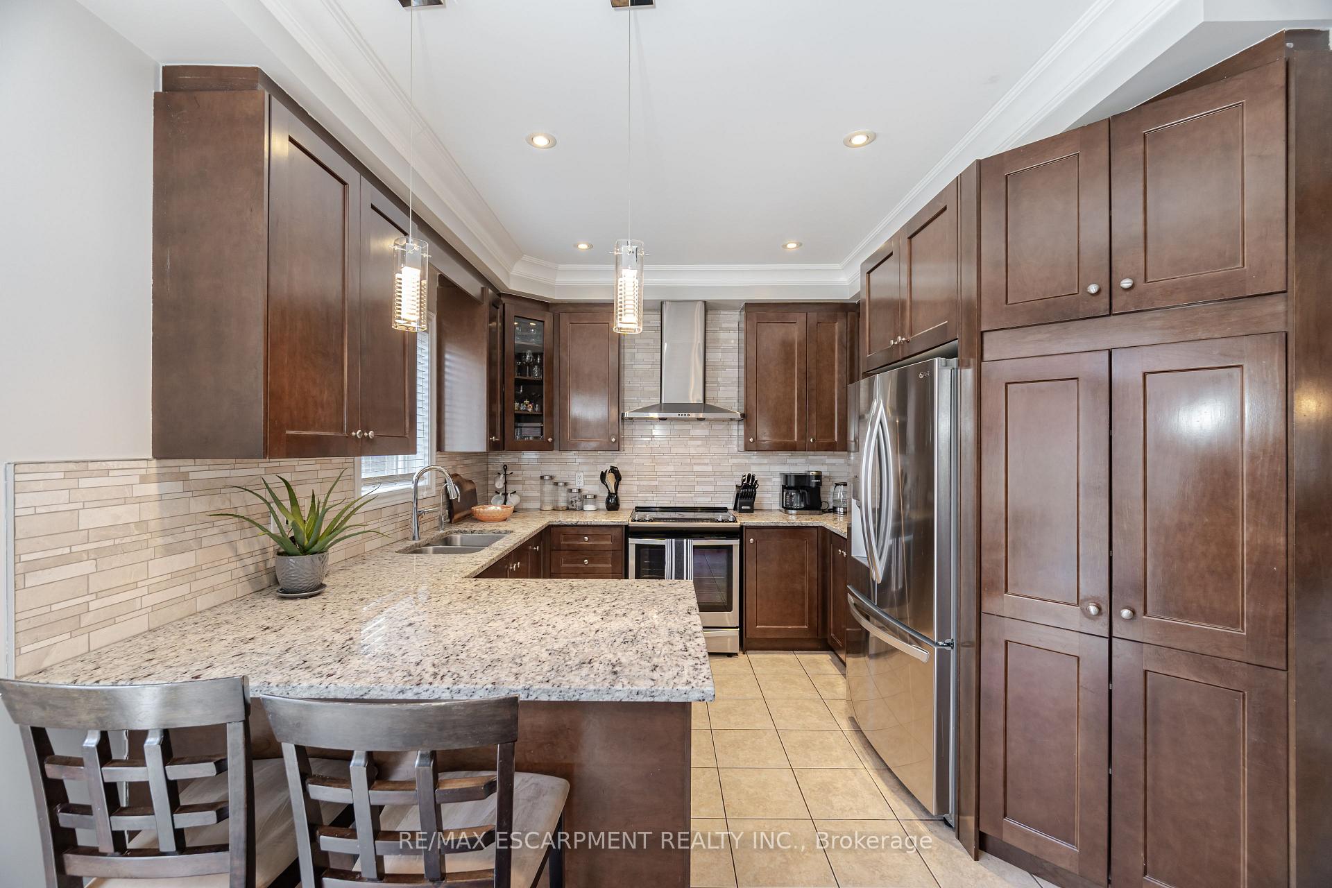 Photo 19 of 31 Vanderbrink Drive, Brampton, Sandringham-Wellington — HOMEH