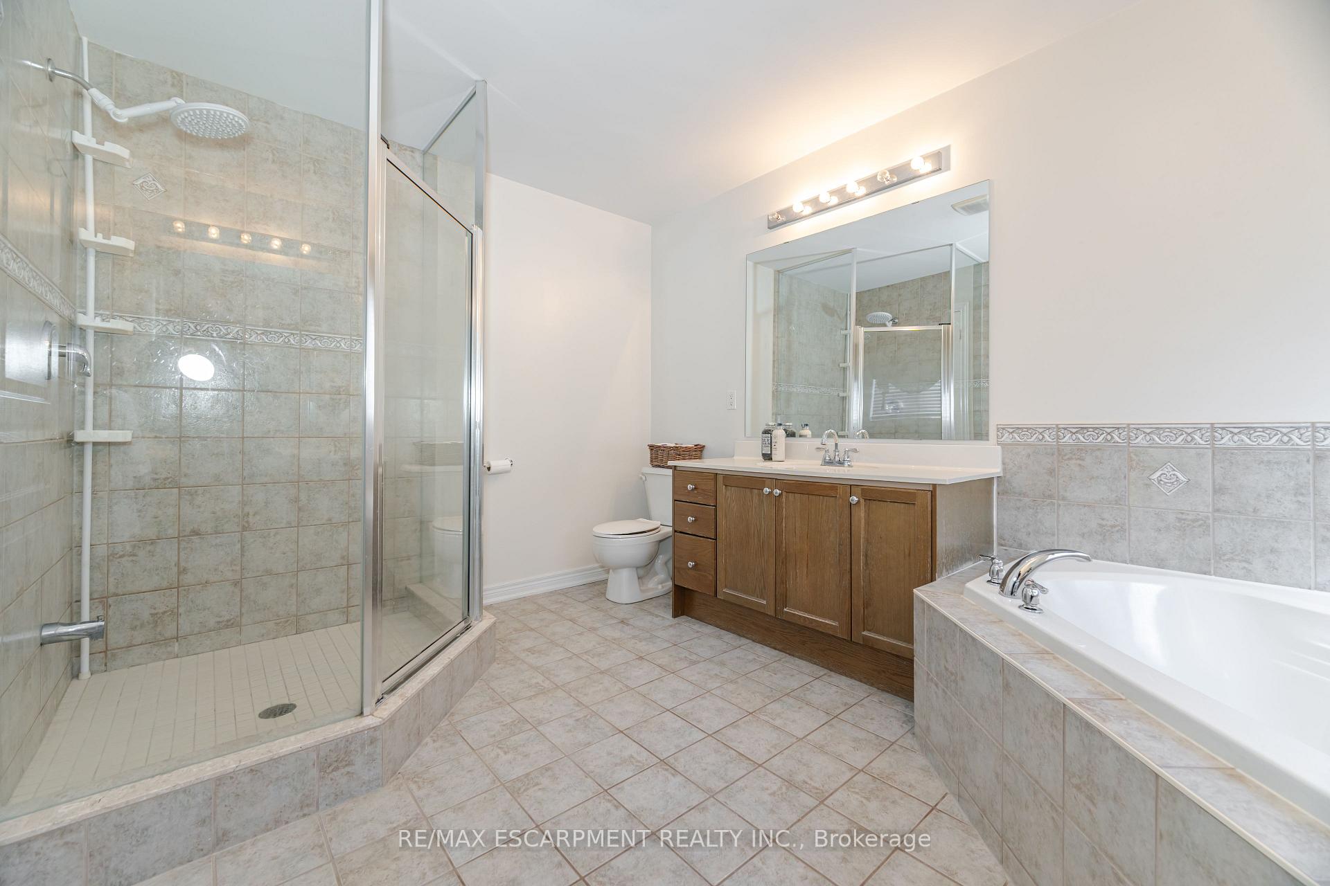 Photo 26 of 31 Vanderbrink Drive, Brampton, Sandringham-Wellington — HOMEH