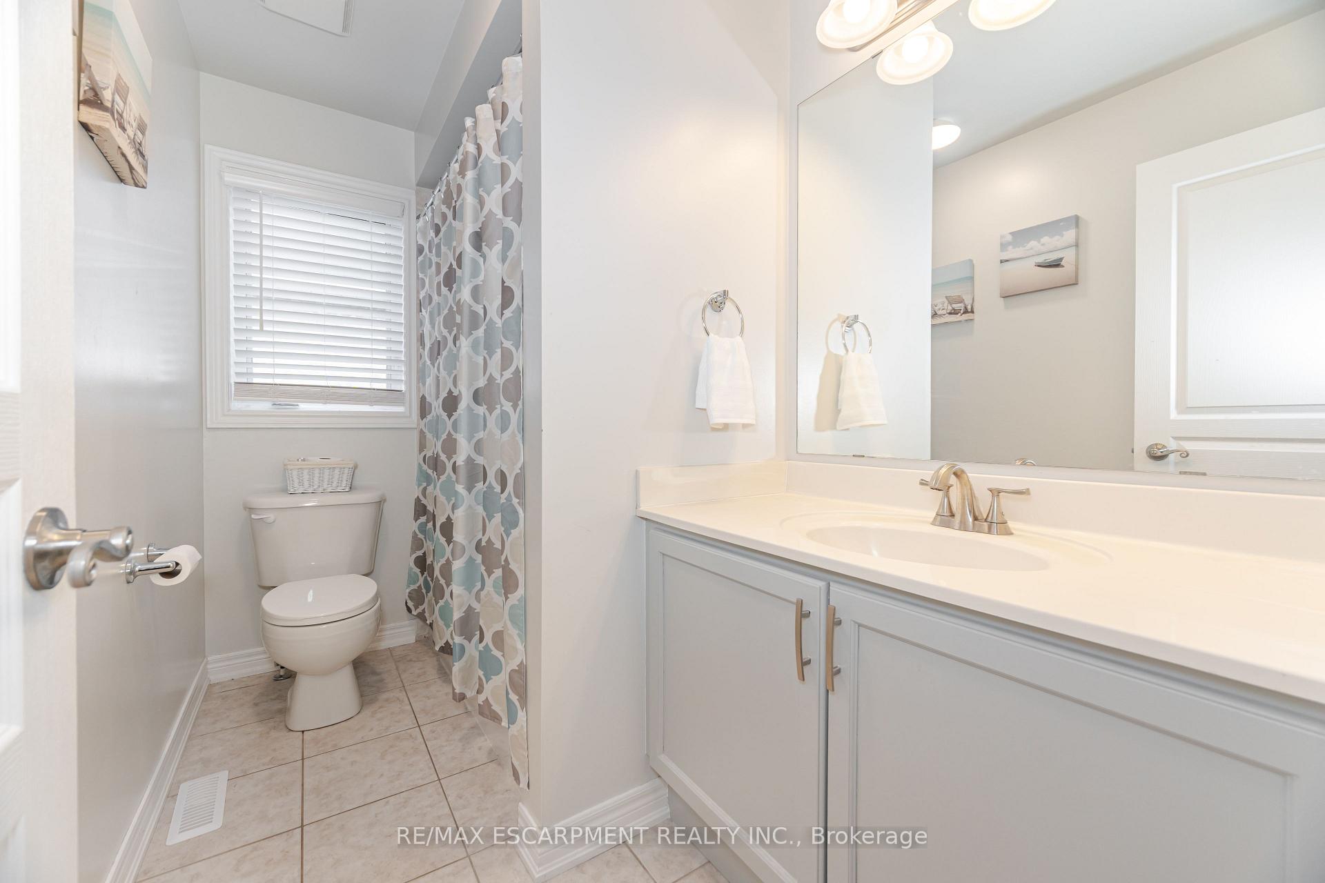 Photo 32 of 31 Vanderbrink Drive, Brampton, Sandringham-Wellington — HOMEH