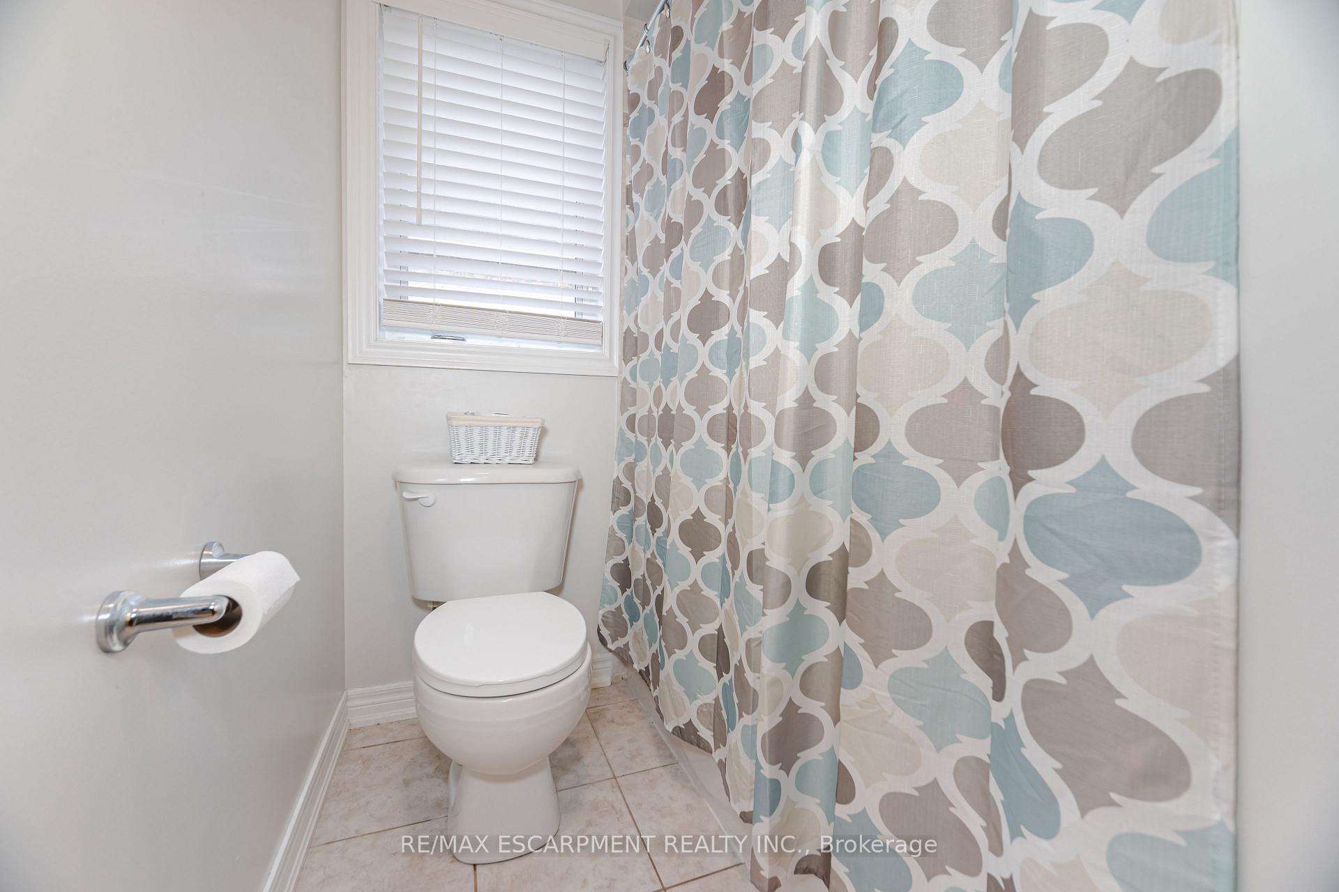 Photo 35 of 31 Vanderbrink Drive, Brampton, Sandringham-Wellington — HOMEH