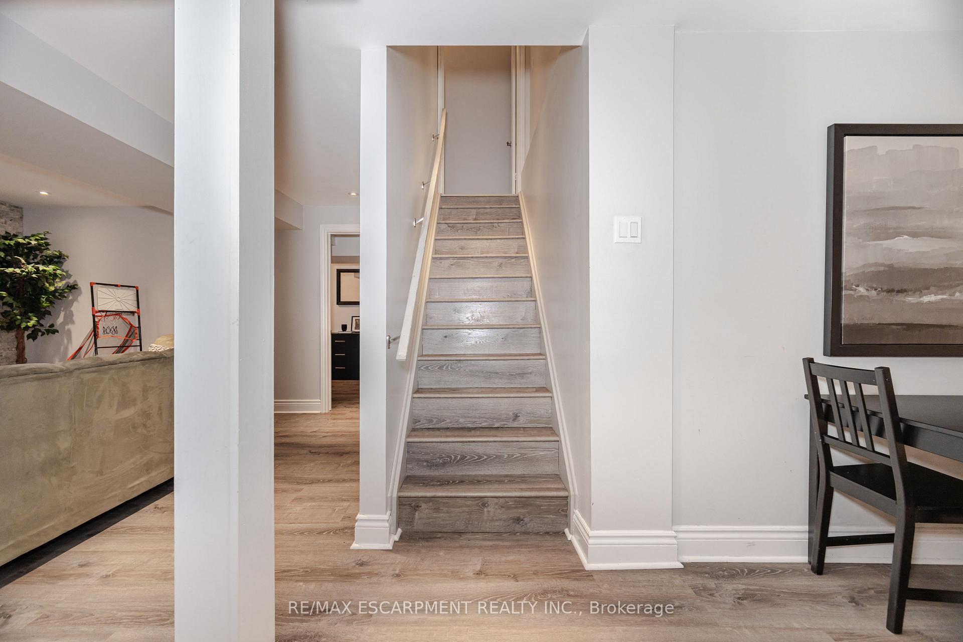 Photo 34 of 31 Vanderbrink Drive, Brampton, Sandringham-Wellington — HOMEH