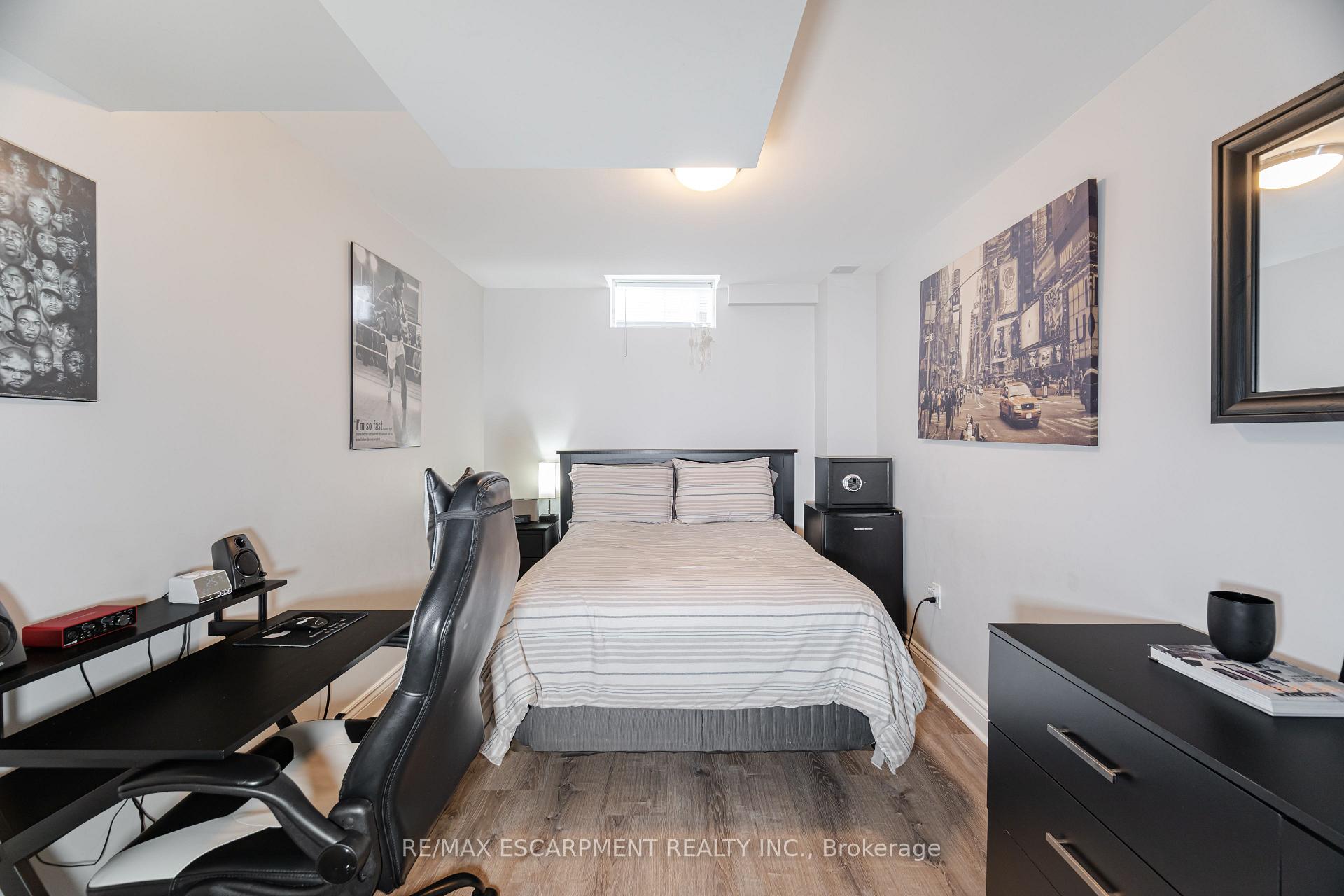 Photo 38 of 31 Vanderbrink Drive, Brampton, Sandringham-Wellington — HOMEH