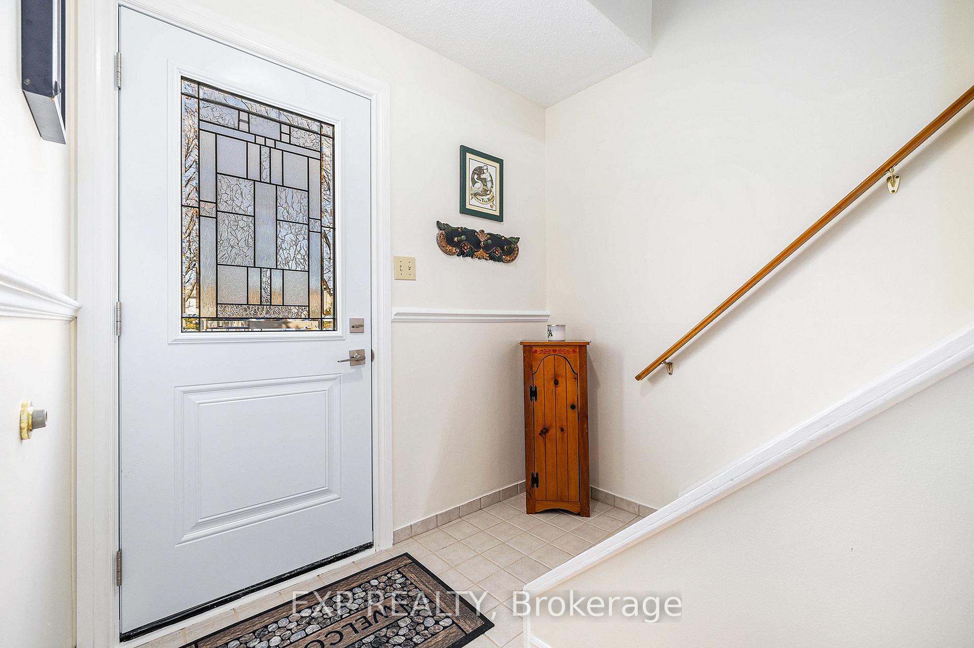 Photo 2 of 3 Lotus Court, Ottawa, Carson Grove — HOMEH
