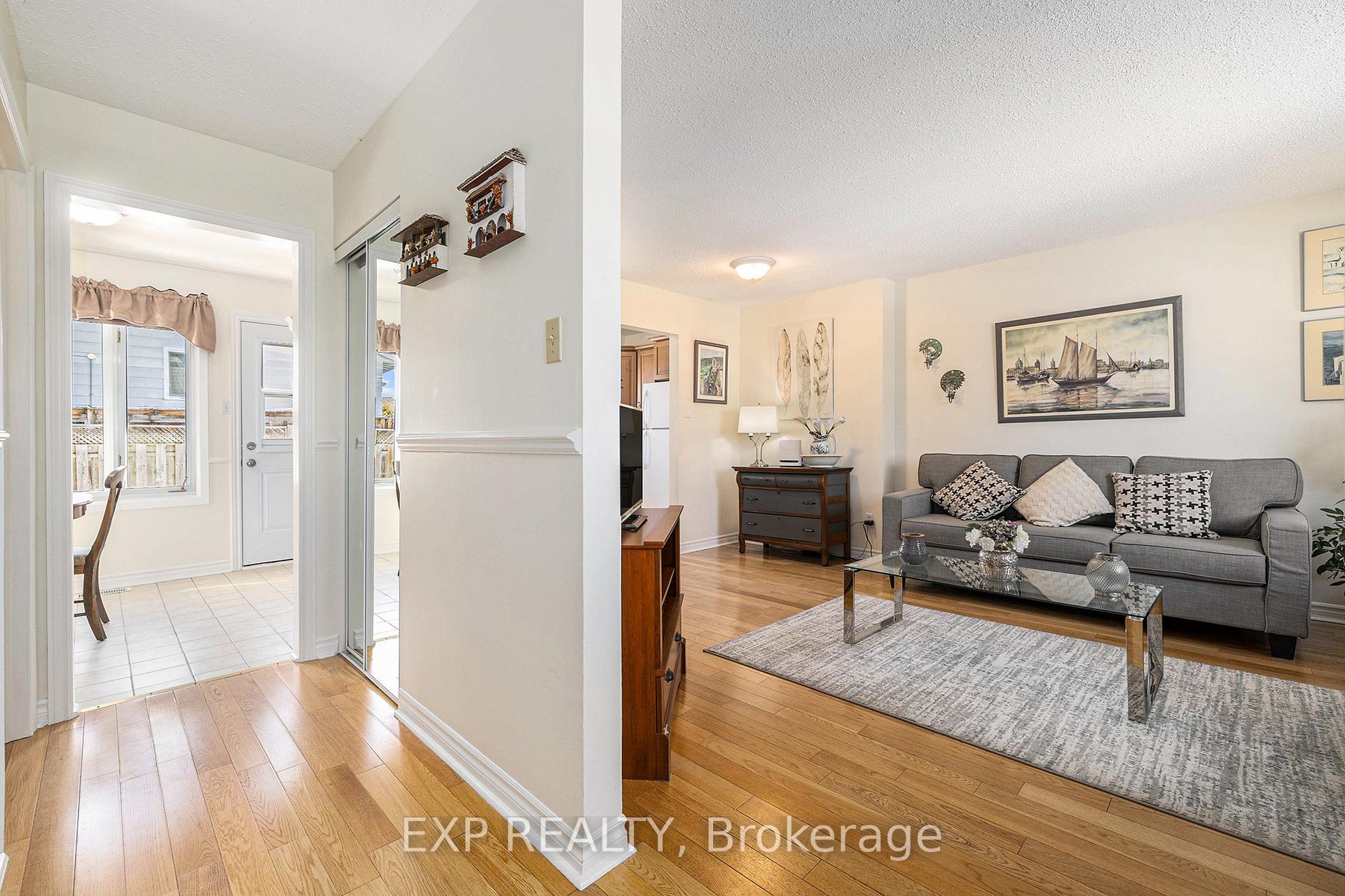 Photo 4 of 3 Lotus Court, Ottawa, Carson Grove — HOMEH