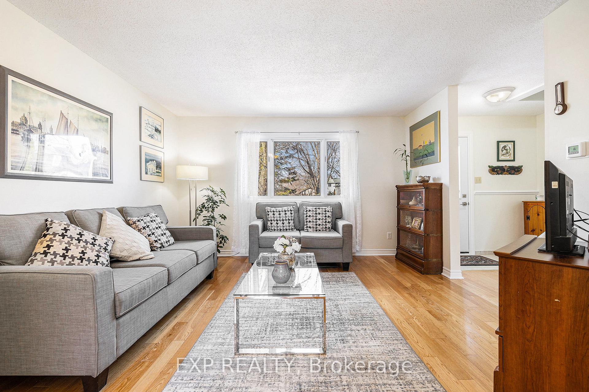 Photo 8 of 3 Lotus Court, Ottawa, Carson Grove — HOMEH