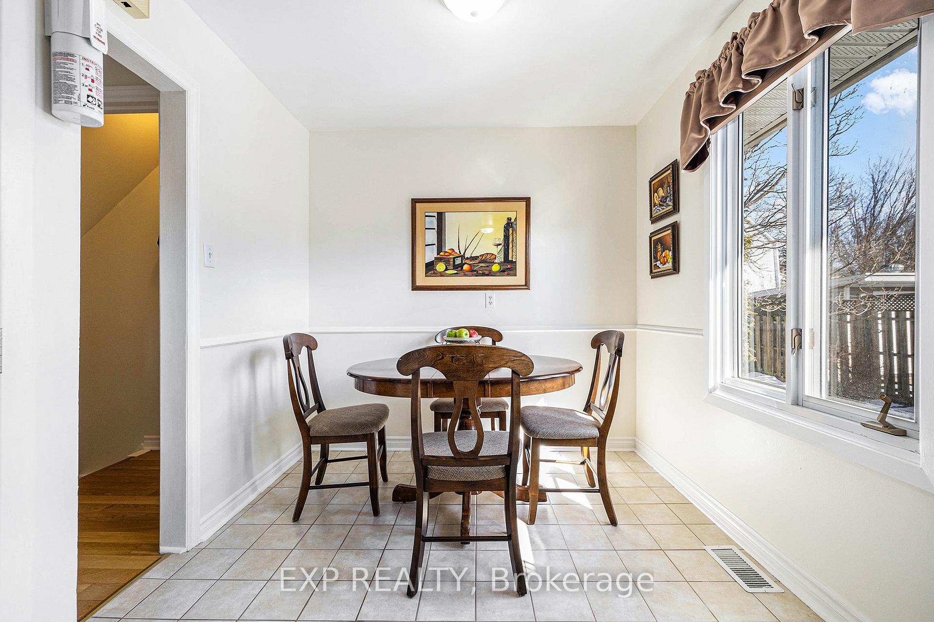 Photo 10 of 3 Lotus Court, Ottawa, Carson Grove — HOMEH