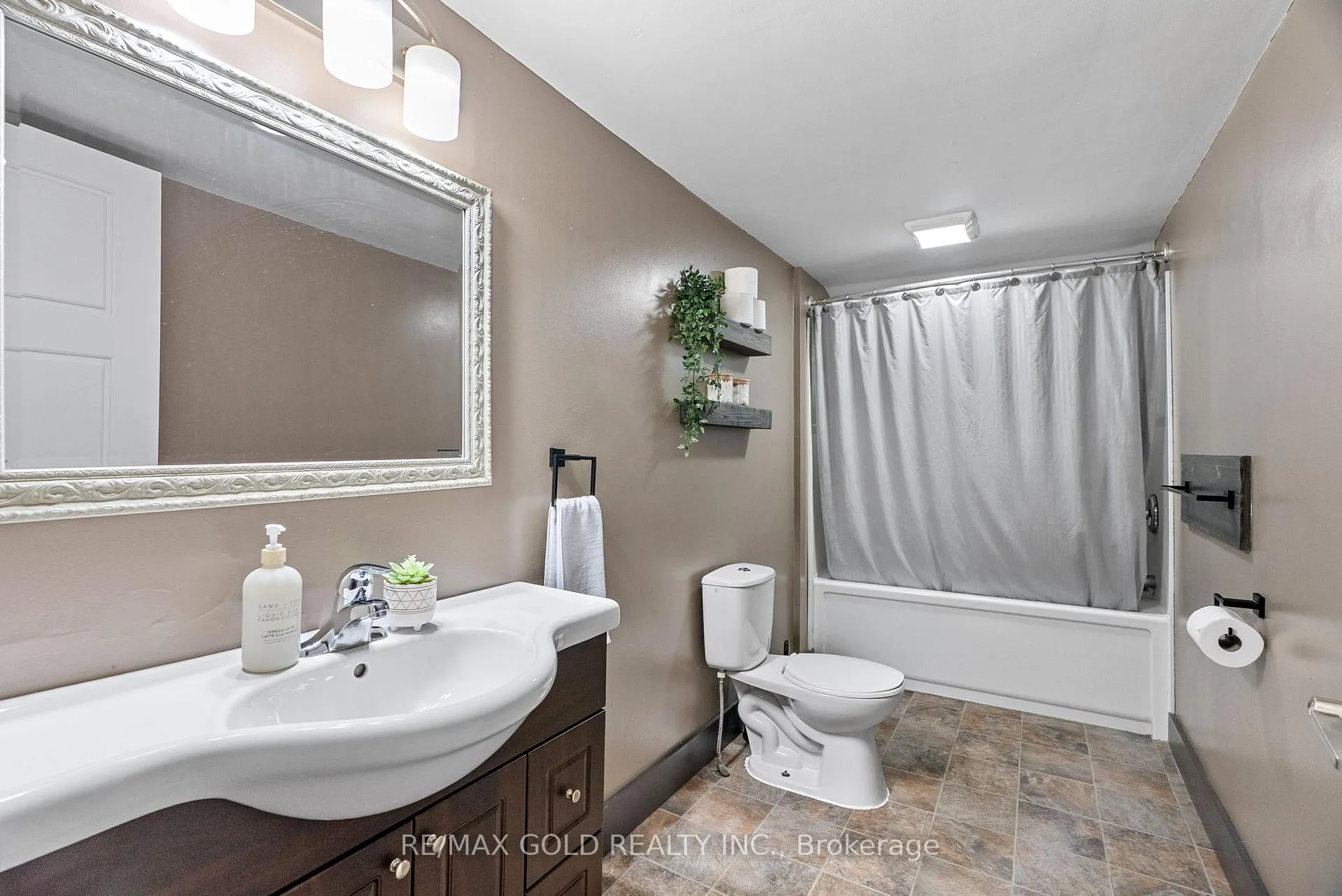 Photo 22 of 129 Albert Street, Central Huron, Clinton — HOMEH