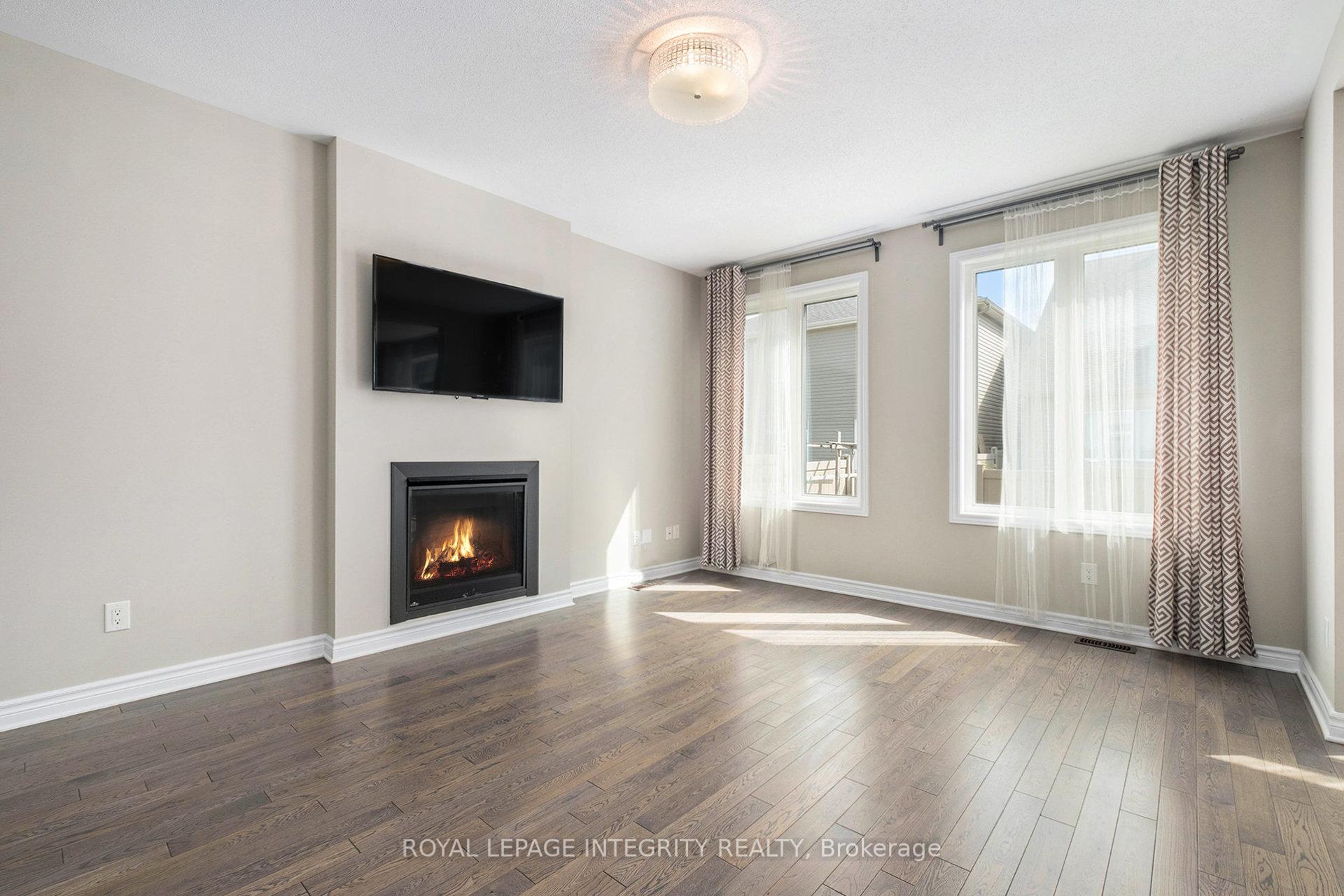 Photo 5 of 25 Clonfadda Terrace, Ottawa, Barrhaven - Half Moon Bay — HOMEH