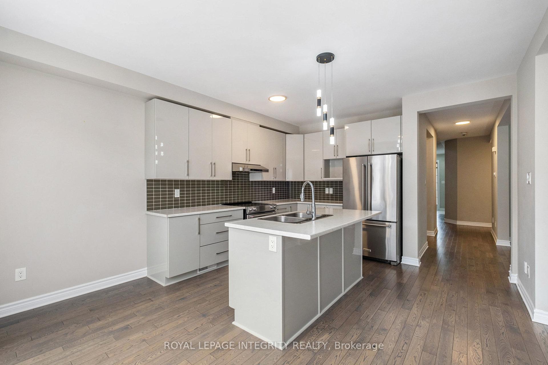 Photo 11 of 25 Clonfadda Terrace, Ottawa, Barrhaven - Half Moon Bay — HOMEH