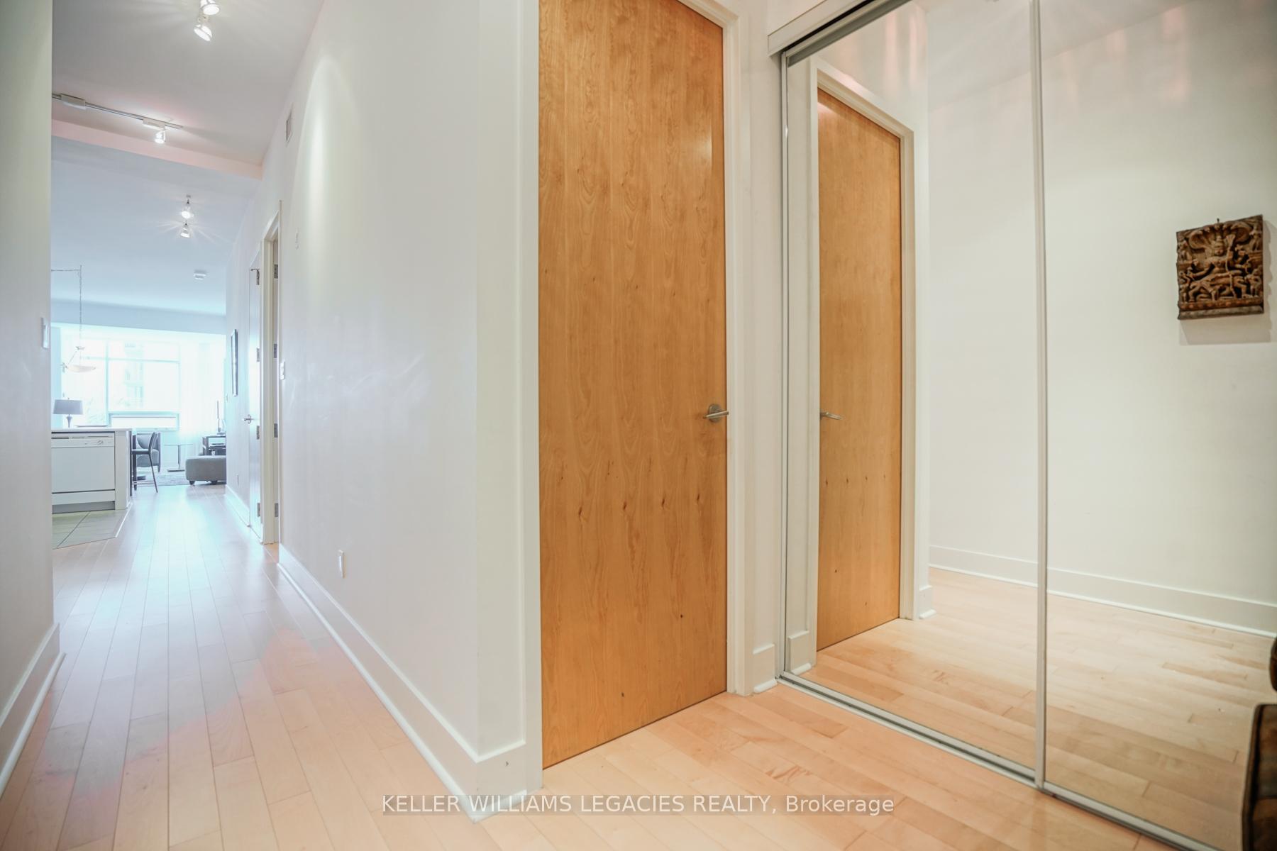 Photo 4 of Unit 302, 562 Eglinton Avenue E, Toronto, Mount Pleasant East — HOMEH