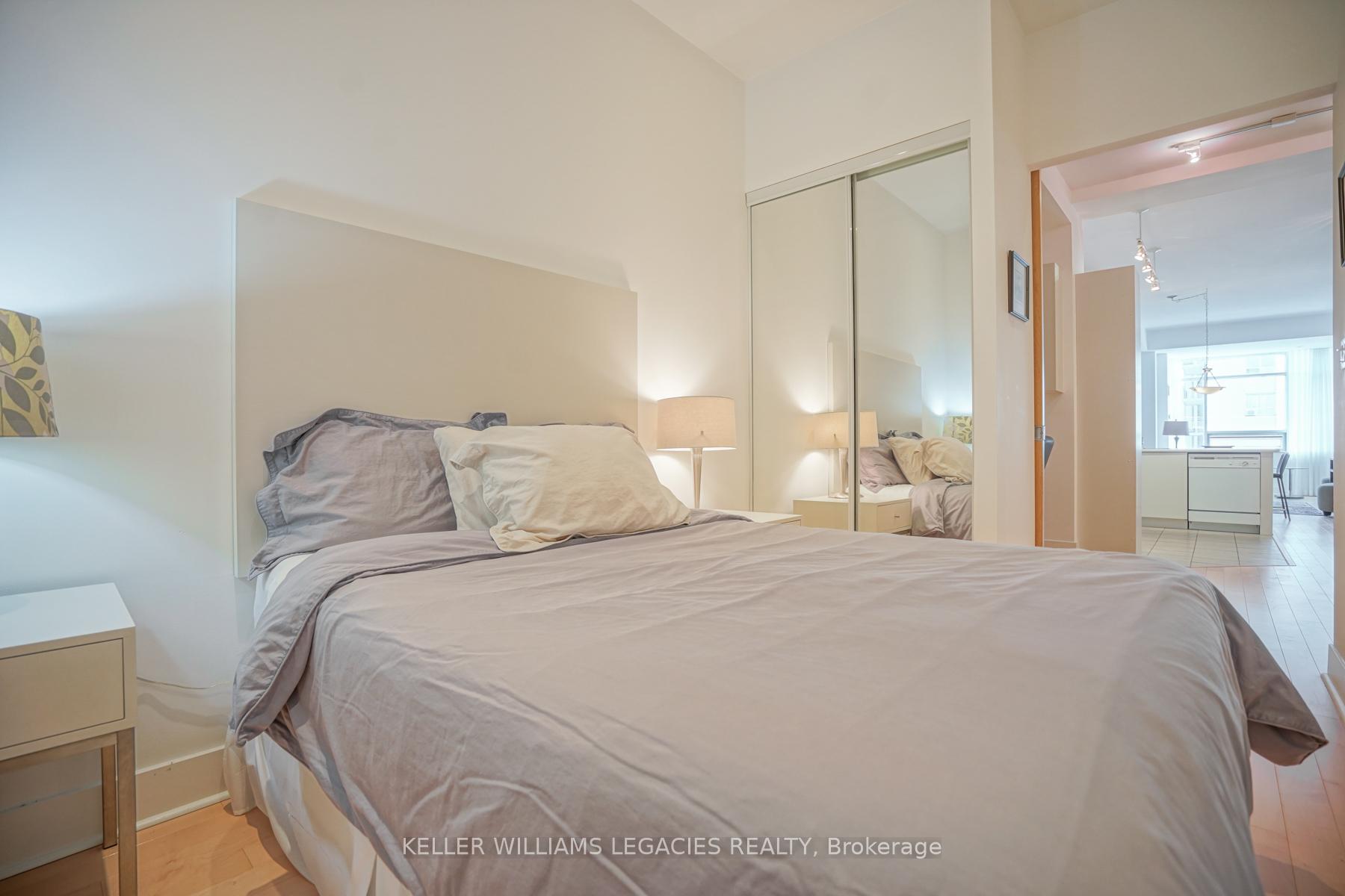 Photo 7 of Unit 302, 562 Eglinton Avenue E, Toronto, Mount Pleasant East — HOMEH