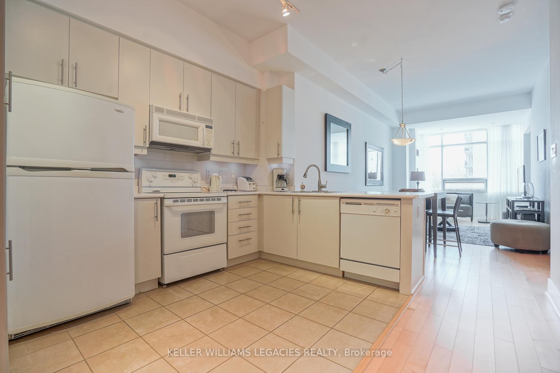 Photo 10 of Unit 302, 562 Eglinton Avenue E, Toronto, Mount Pleasant East — HOMEH