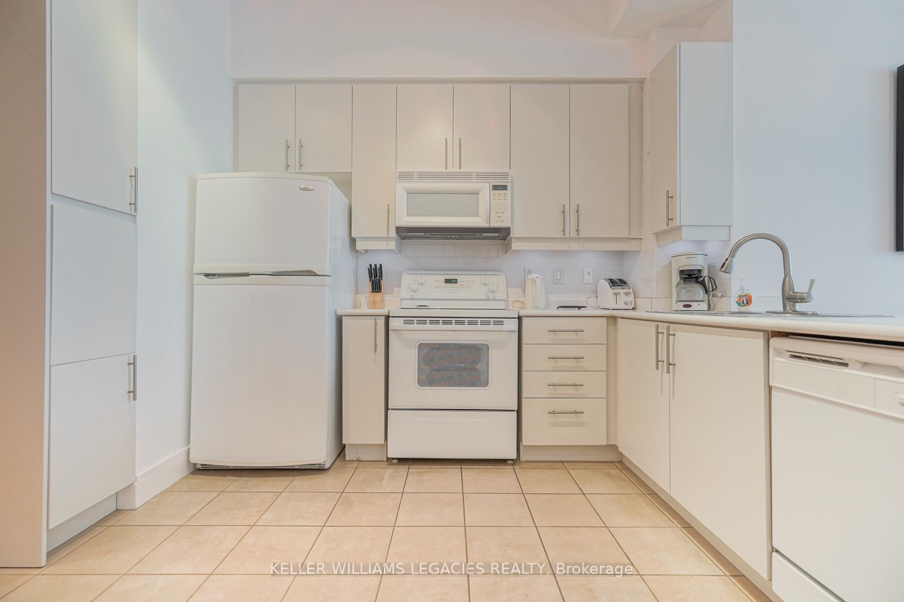 Photo 11 of Unit 302, 562 Eglinton Avenue E, Toronto, Mount Pleasant East — HOMEH