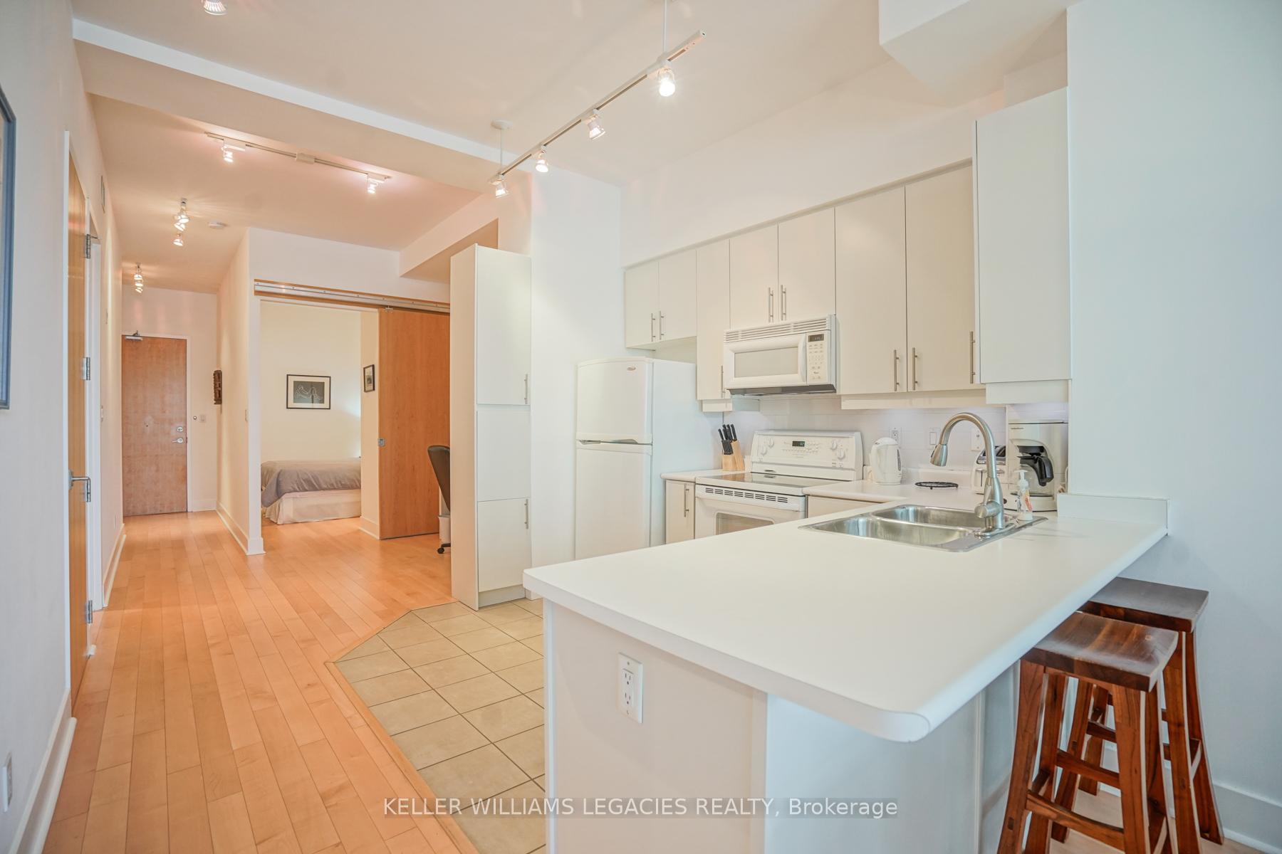 Photo 12 of Unit 302, 562 Eglinton Avenue E, Toronto, Mount Pleasant East — HOMEH