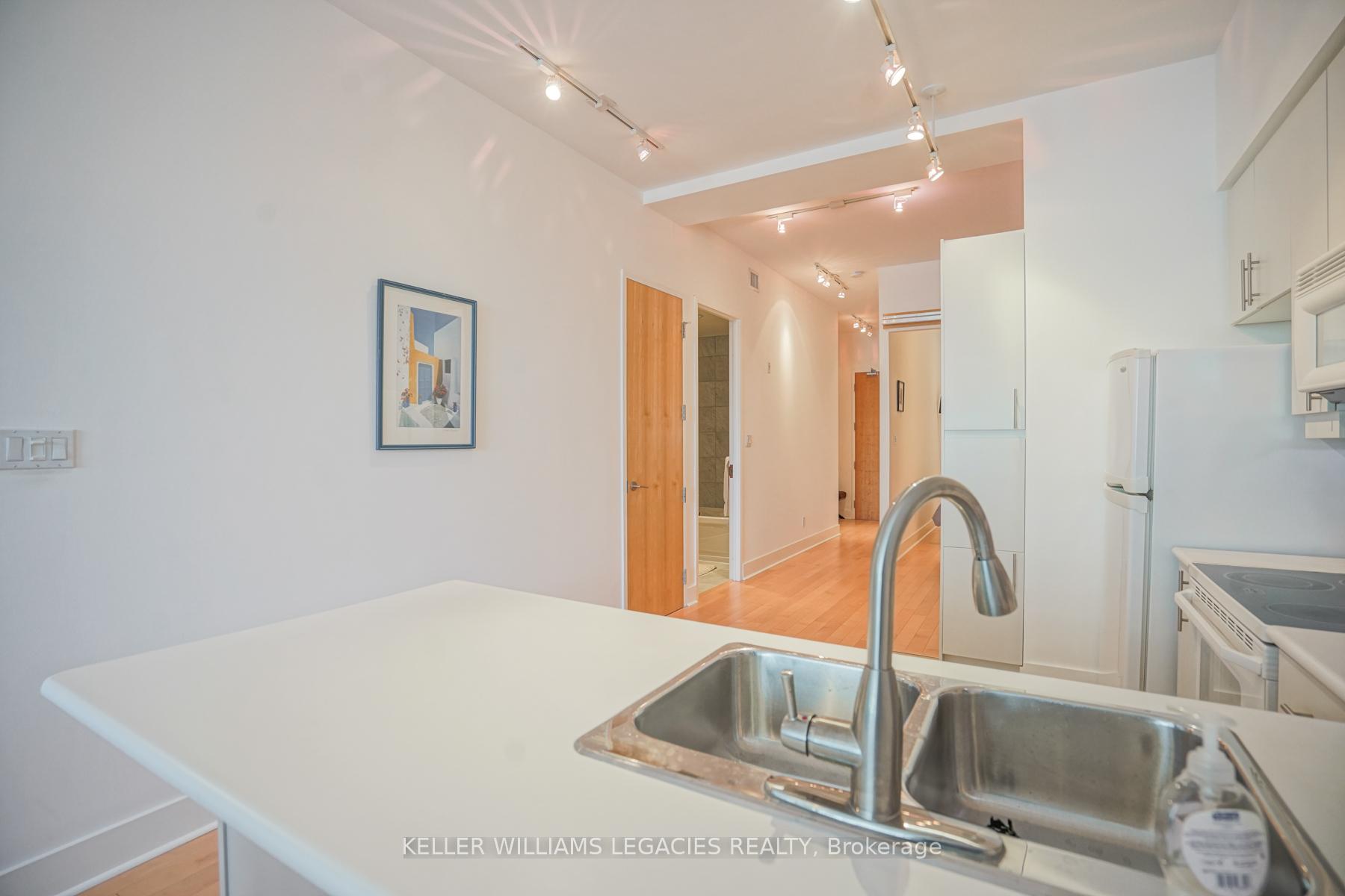 Photo 13 of Unit 302, 562 Eglinton Avenue E, Toronto, Mount Pleasant East — HOMEH