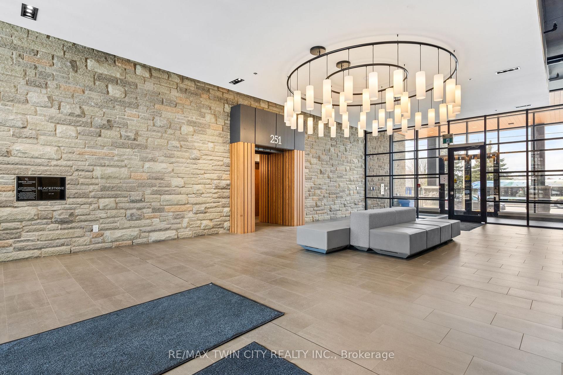 Photo 4 of Unit 607, 251 Northfield Drive E, Waterloo, Colonial Acres — HOMEH