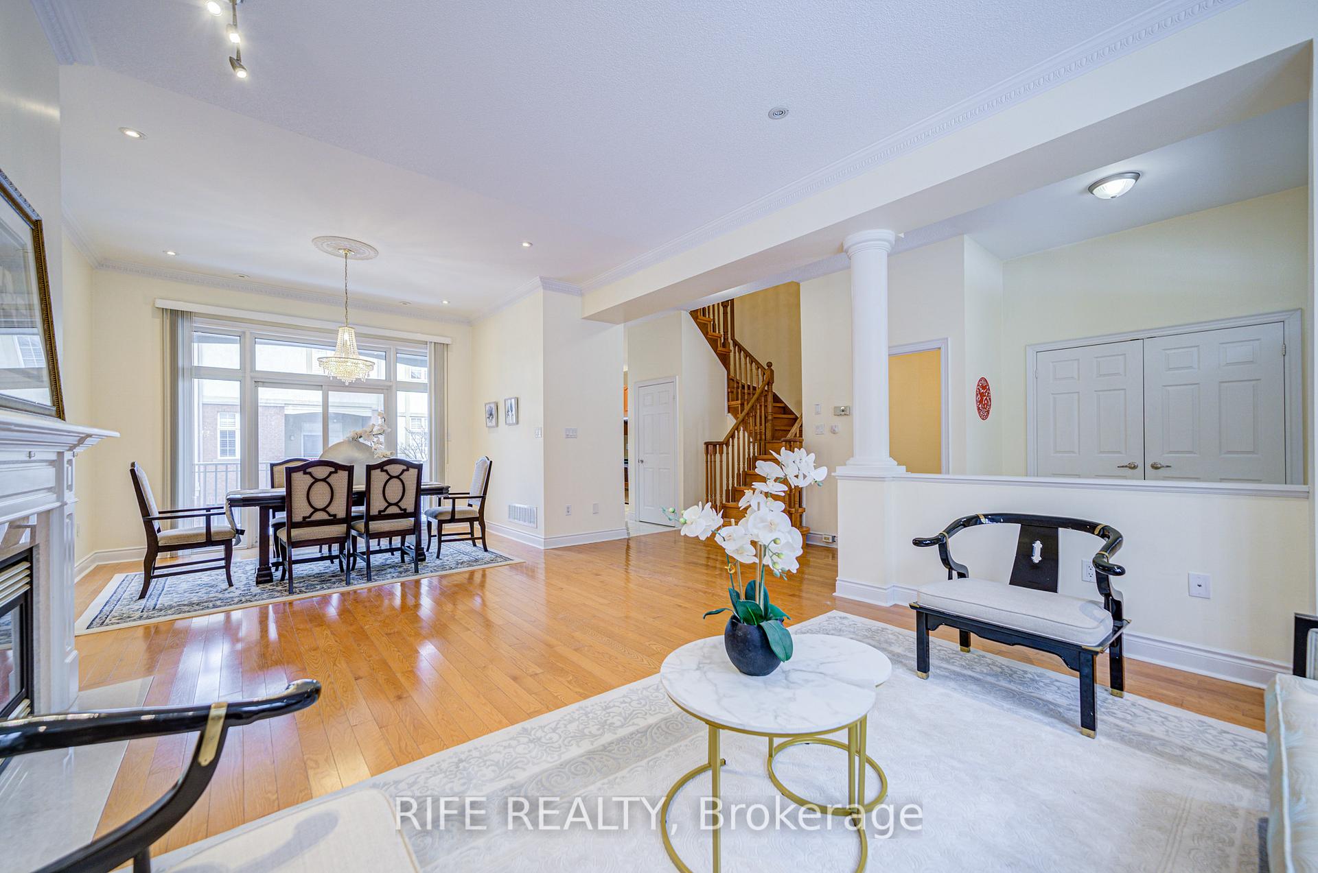 Photo 6 of 99 Legends Way, Markham, Unionville — HOMEH