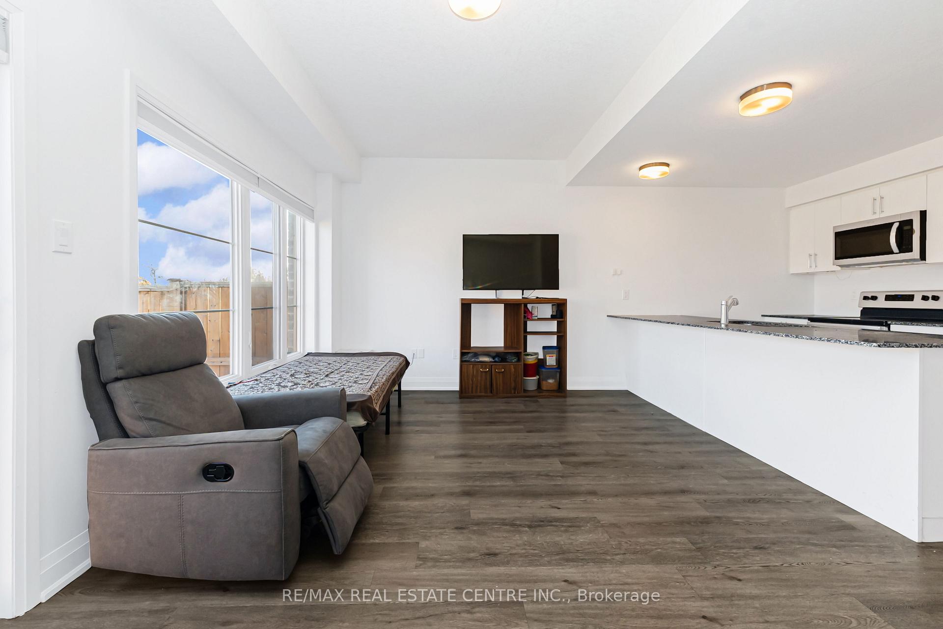 Photo 37 of Unit 55, 33 Steele Crescent, Guelph, St. Patrick's Ward — HOMEH