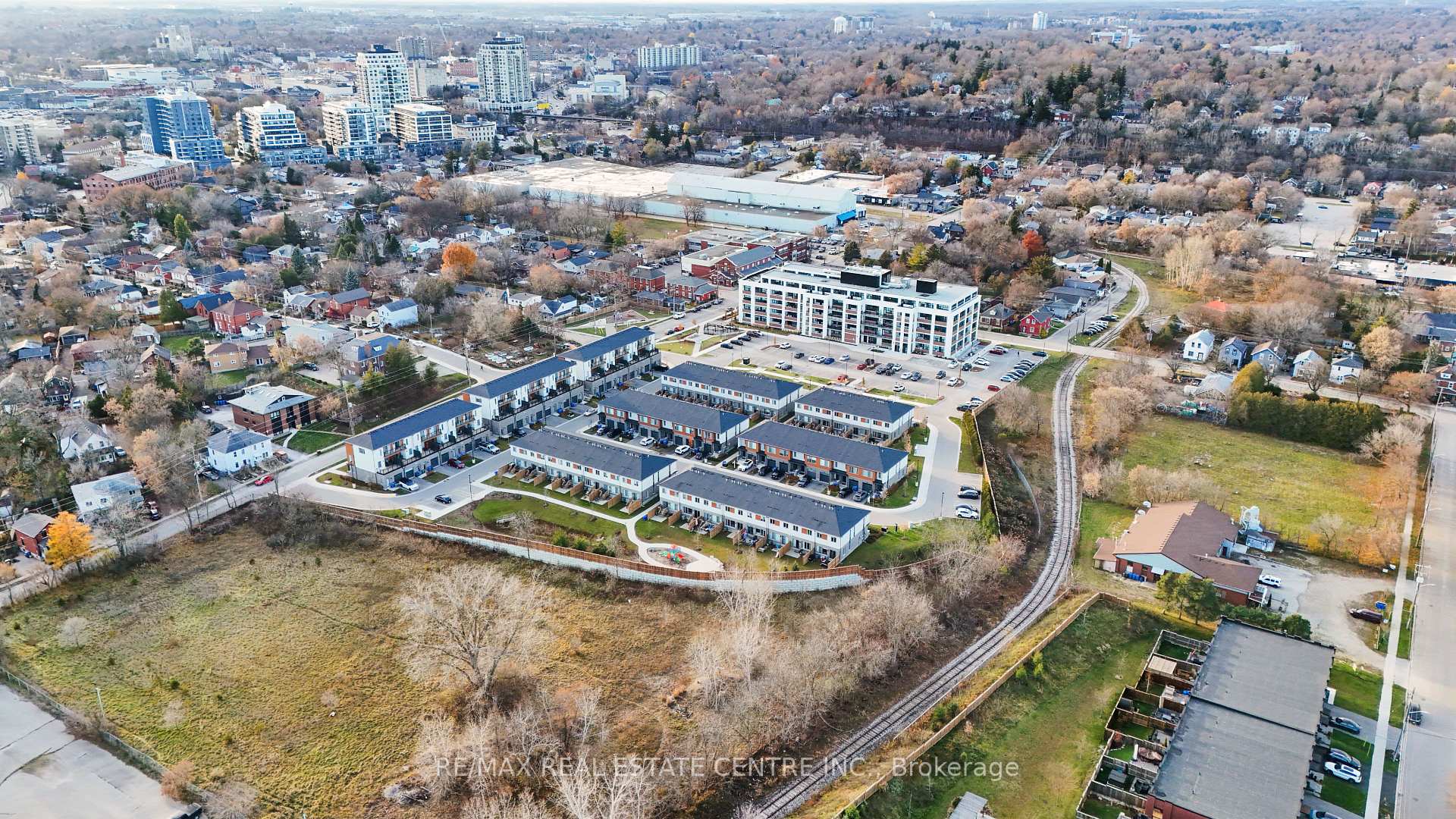 Photo 60 of Unit 55, 33 Steele Crescent, Guelph, St. Patrick's Ward — HOMEH