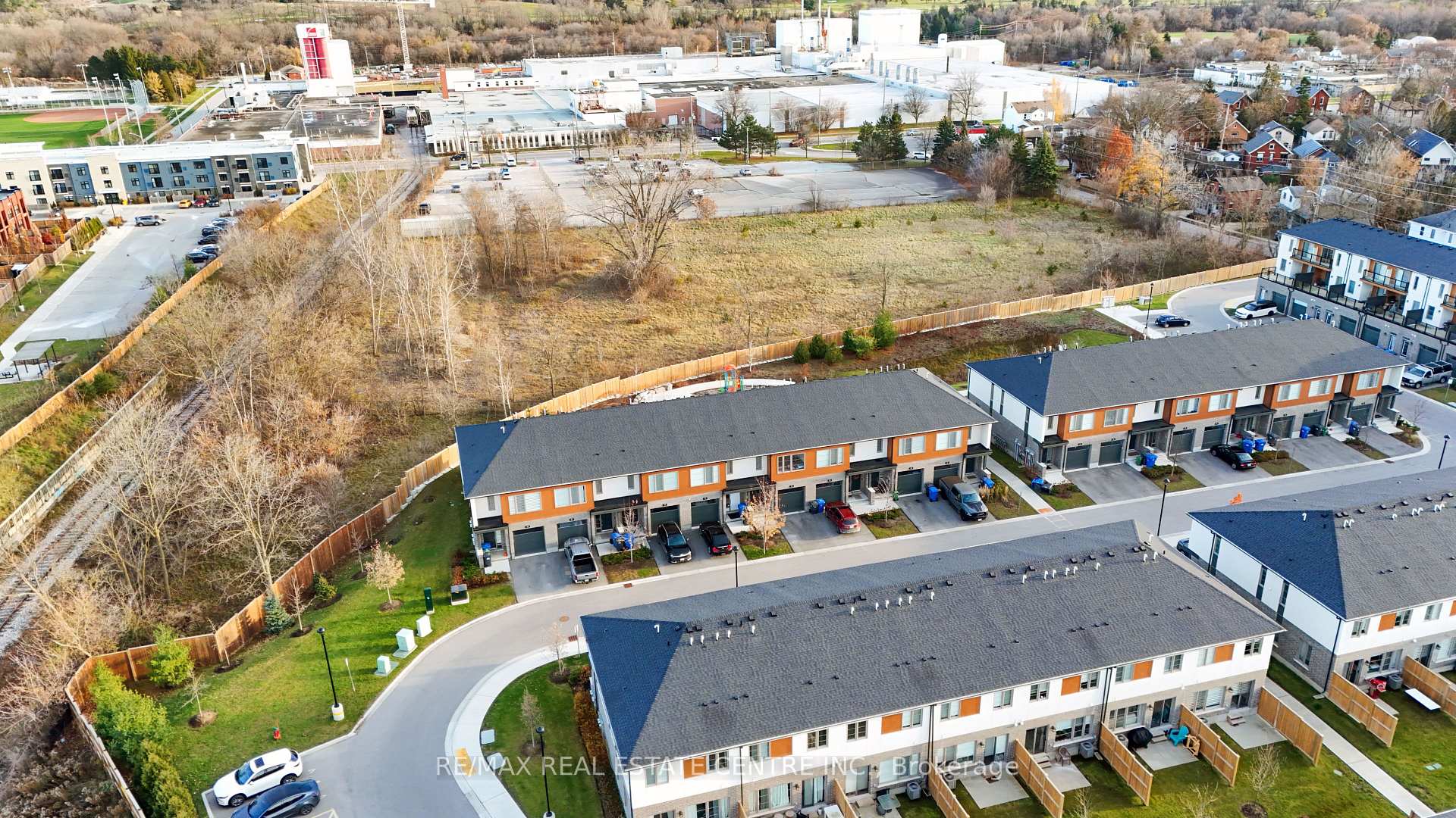Photo 94 of Unit 55, 33 Steele Crescent, Guelph, St. Patrick's Ward — HOMEH