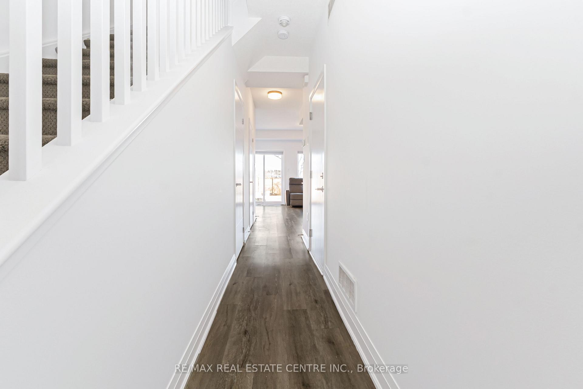 Photo 8 of Unit 55, 33 Steele Crescent, Guelph, St. Patrick's Ward — HOMEH