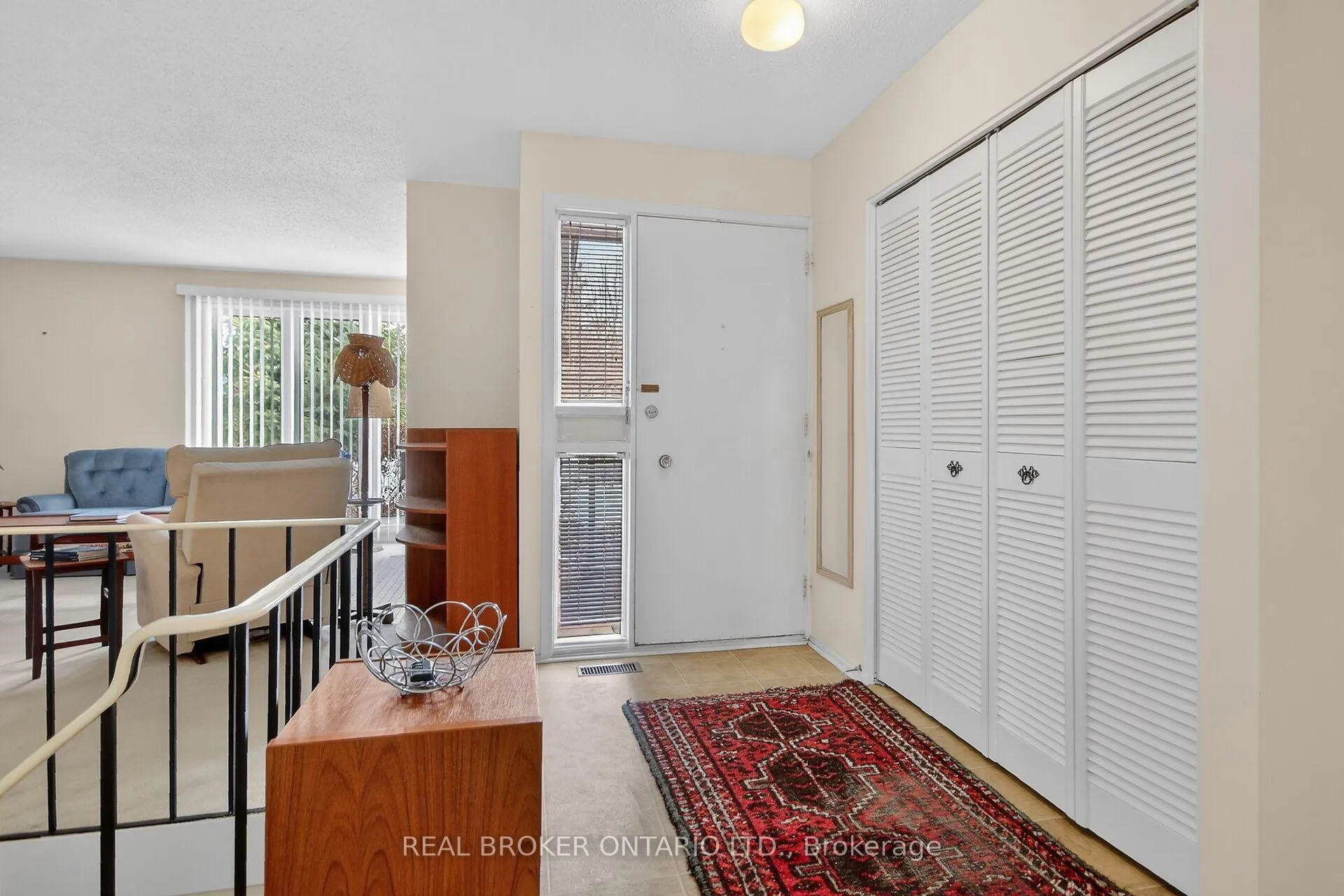 Photo 3 of 10 Amundsen Crescent, Ottawa, Kanata - Katimavik — HOMEH