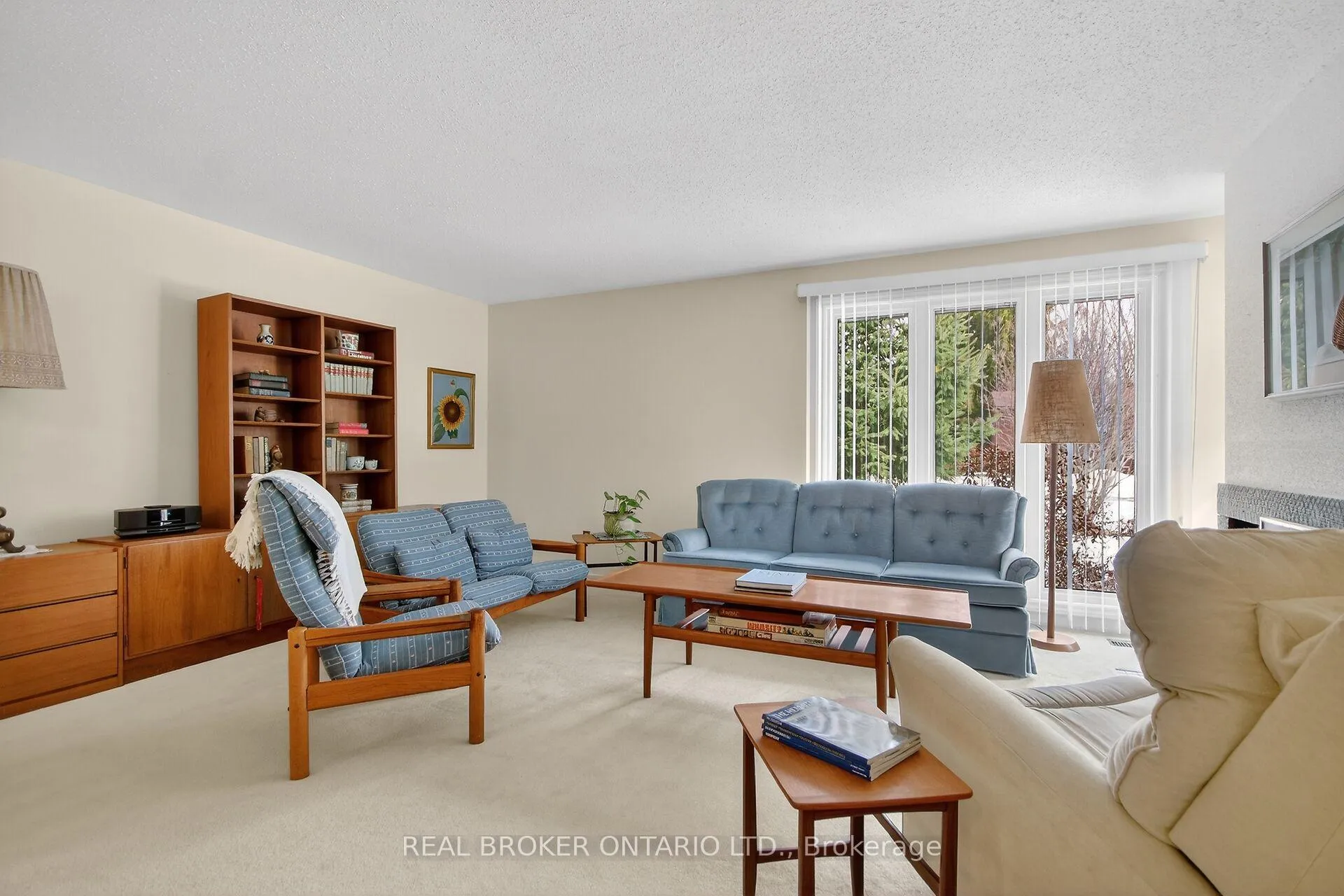 Photo 5 of 10 Amundsen Crescent, Ottawa, Kanata - Katimavik — HOMEH
