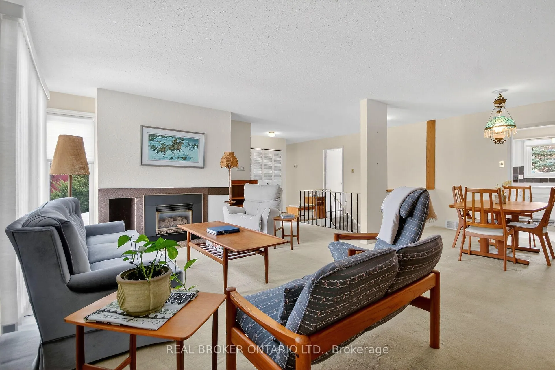 Photo 7 of 10 Amundsen Crescent, Ottawa, Kanata - Katimavik — HOMEH