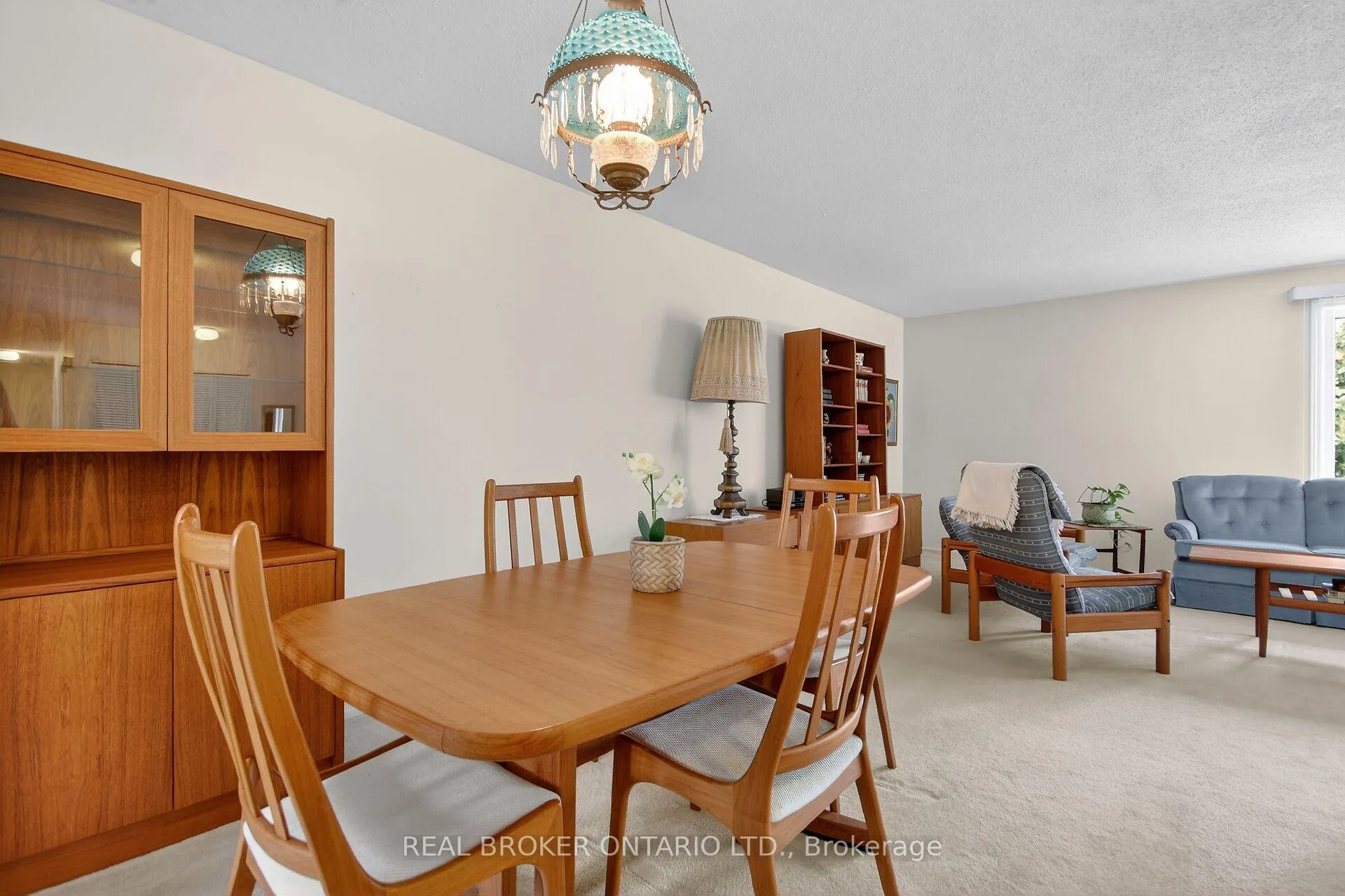 Photo 8 of 10 Amundsen Crescent, Ottawa, Kanata - Katimavik — HOMEH