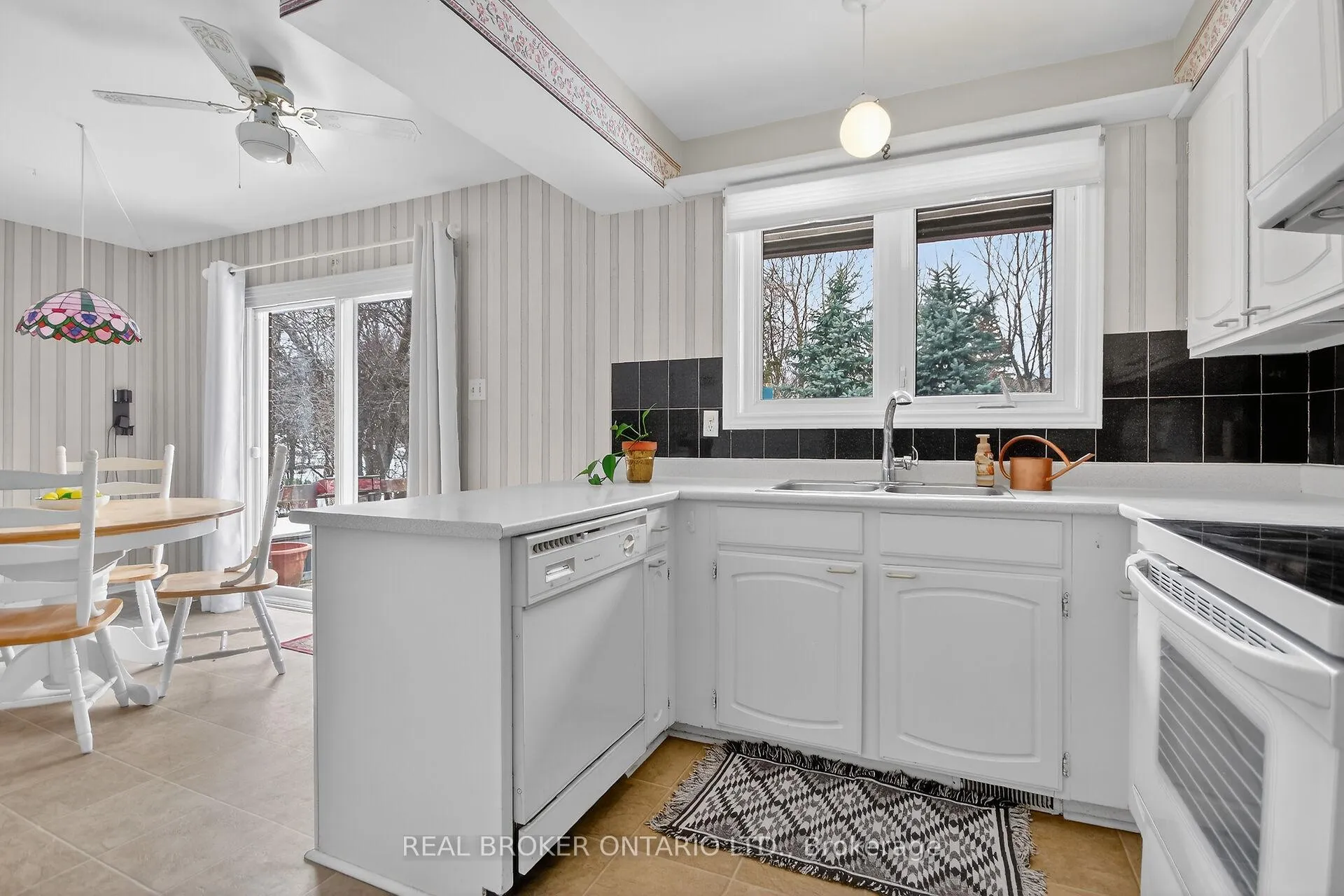 Photo 11 of 10 Amundsen Crescent, Ottawa, Kanata - Katimavik — HOMEH