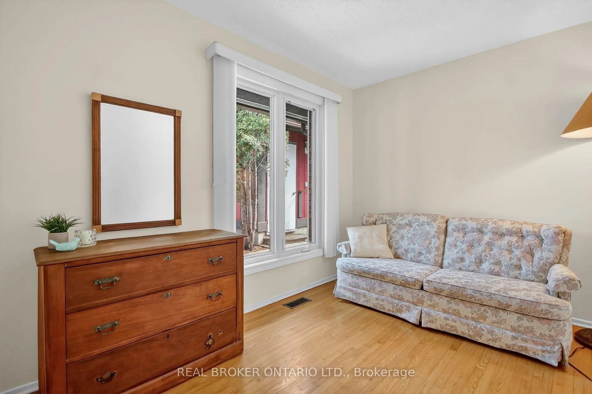 Photo 17 of 10 Amundsen Crescent, Ottawa, Kanata - Katimavik — HOMEH