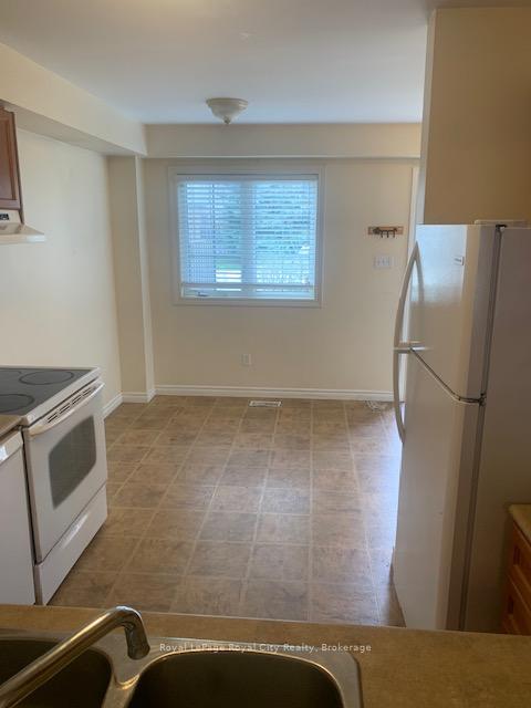 Photo 14 of 1429 Gordon Street, Guelph, Clairfields/Hanlon Business Park — HOMEH