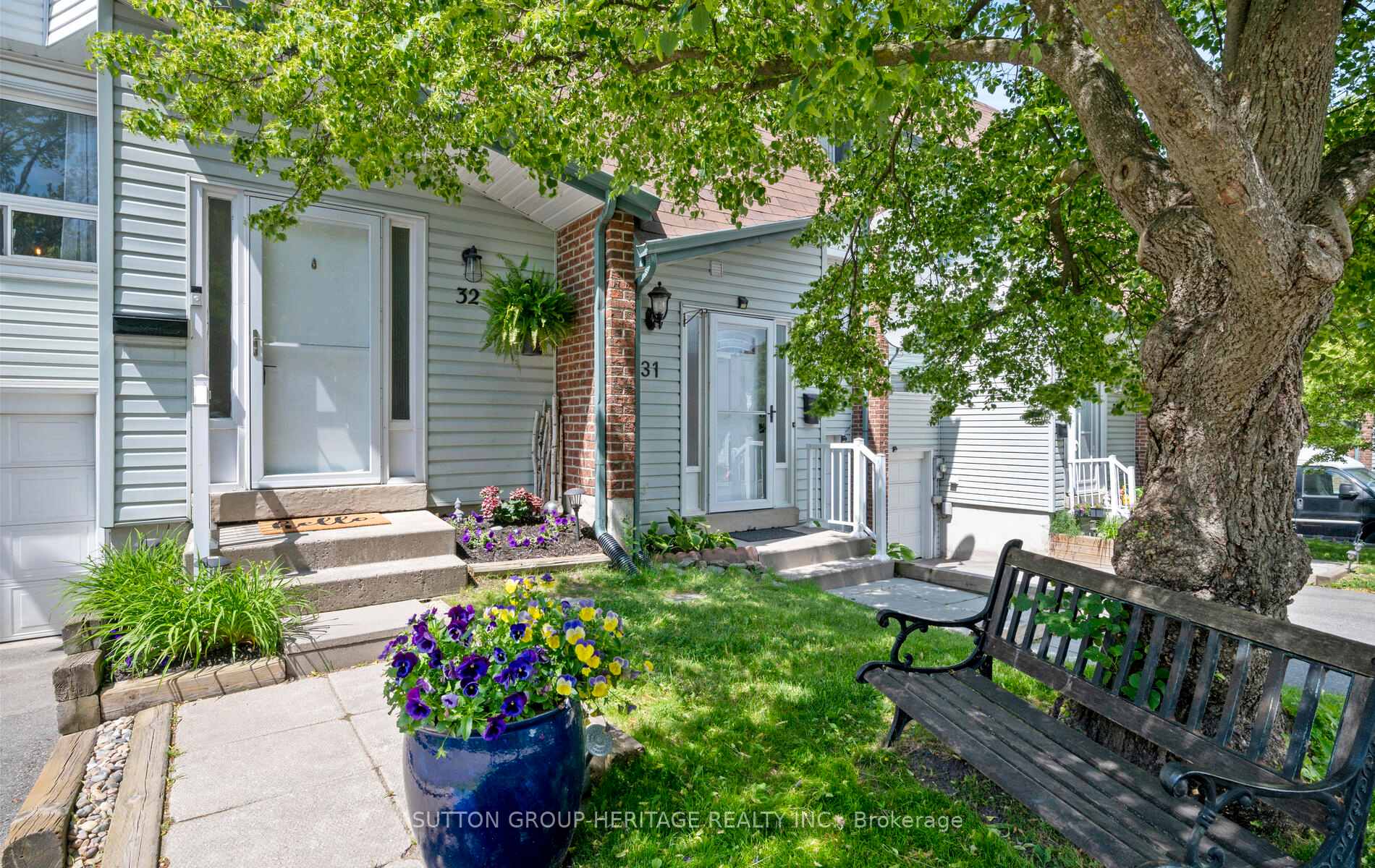 Photo 2 of Unit 32, 909 King Street W, Oshawa, Vanier — HOMEH