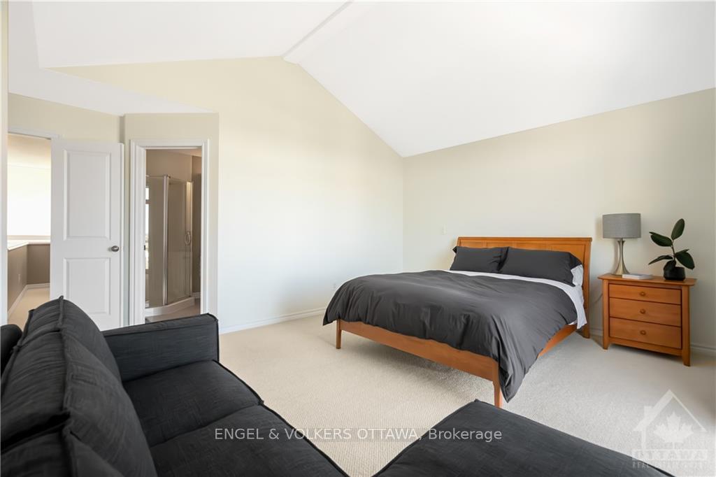 Photo 16 of 94B Stonehaven Drive, Ottawa, Kanata - Bridlewood — HOMEH