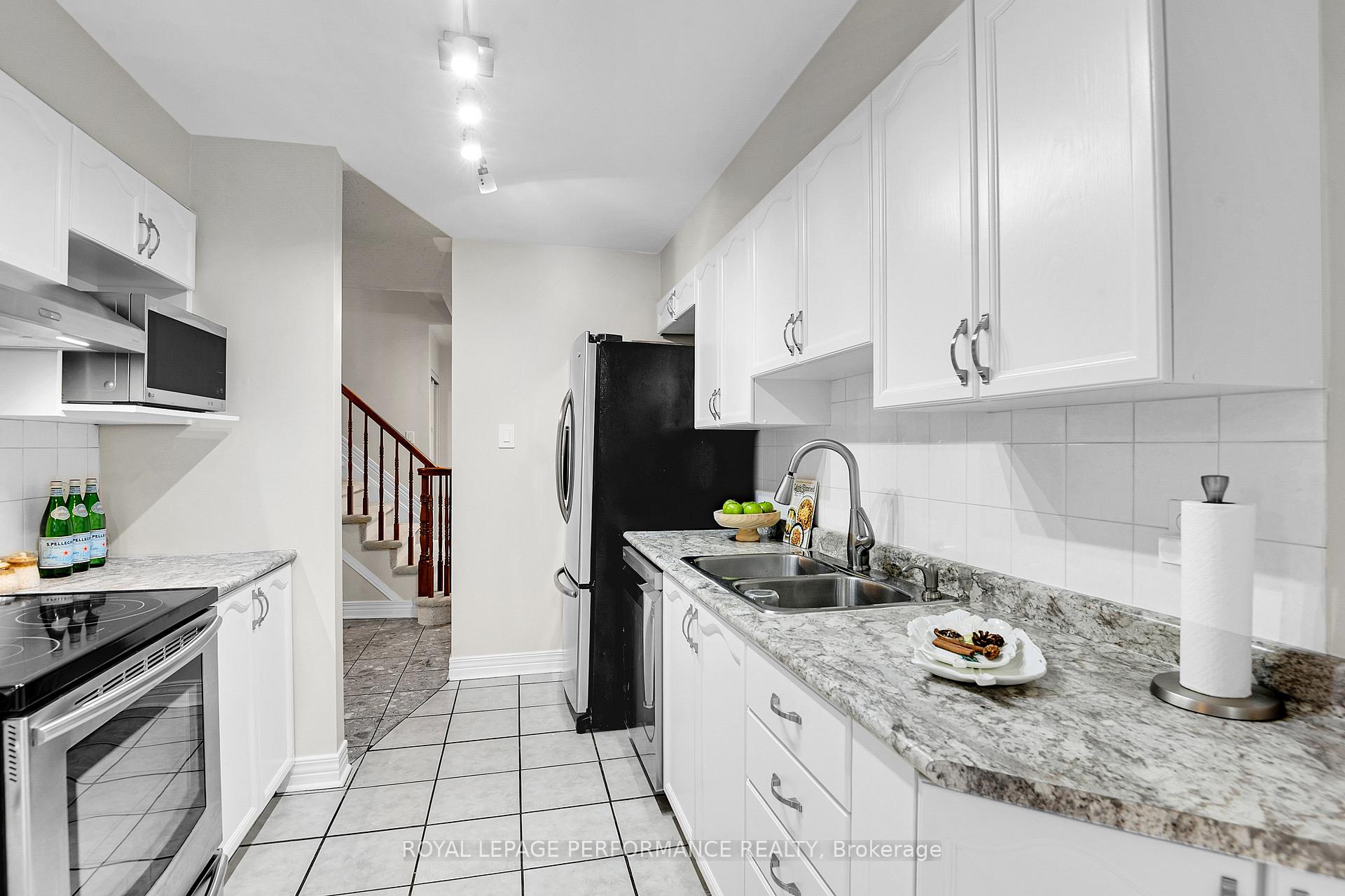 Photo 16 of 8 Masonbrook Street, Ottawa, Barrhaven - Longfields — HOMEH