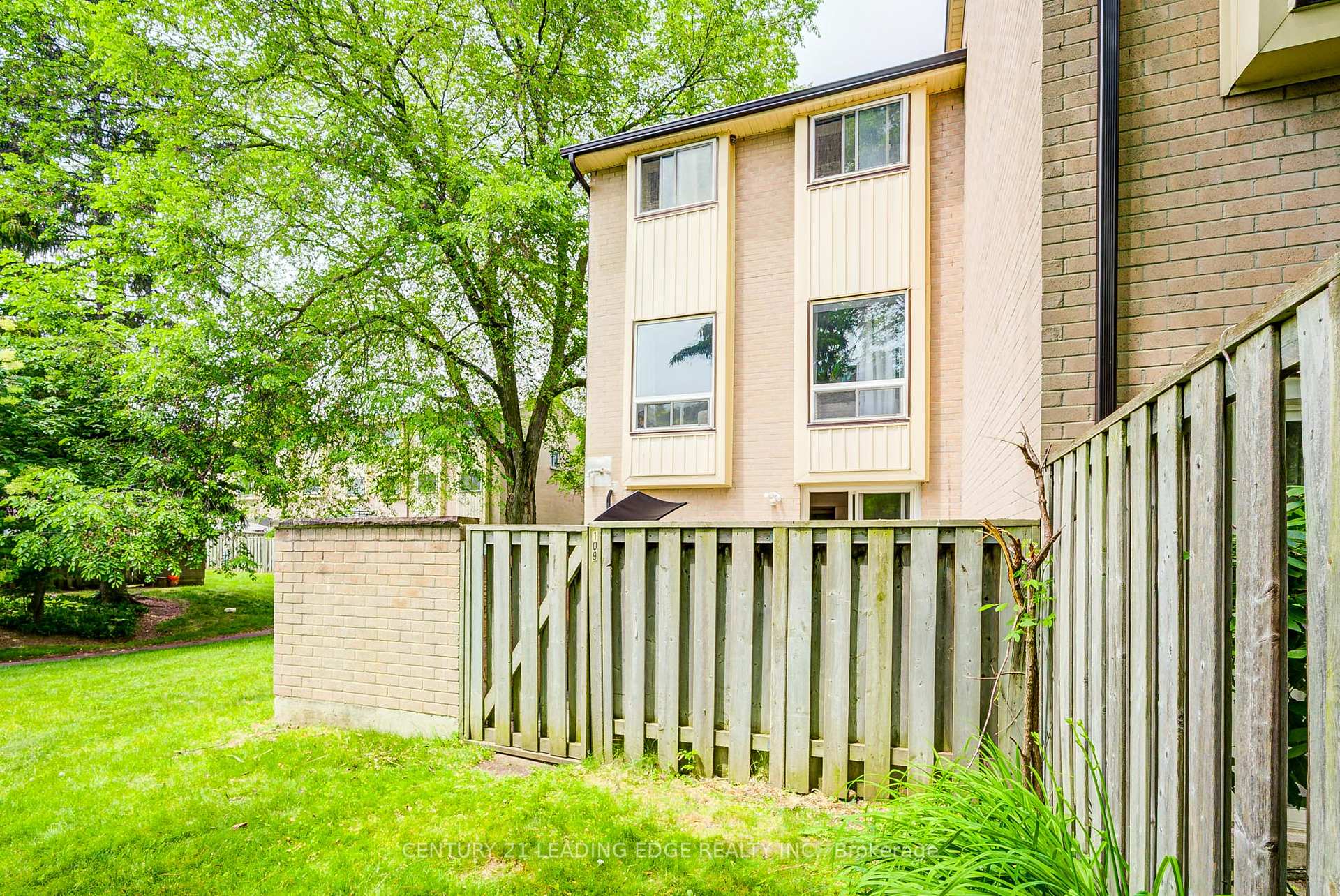 Photo 43 of Unit 109, 25 Collinsgrove Road, Scarborough, West Hill — HOMEH