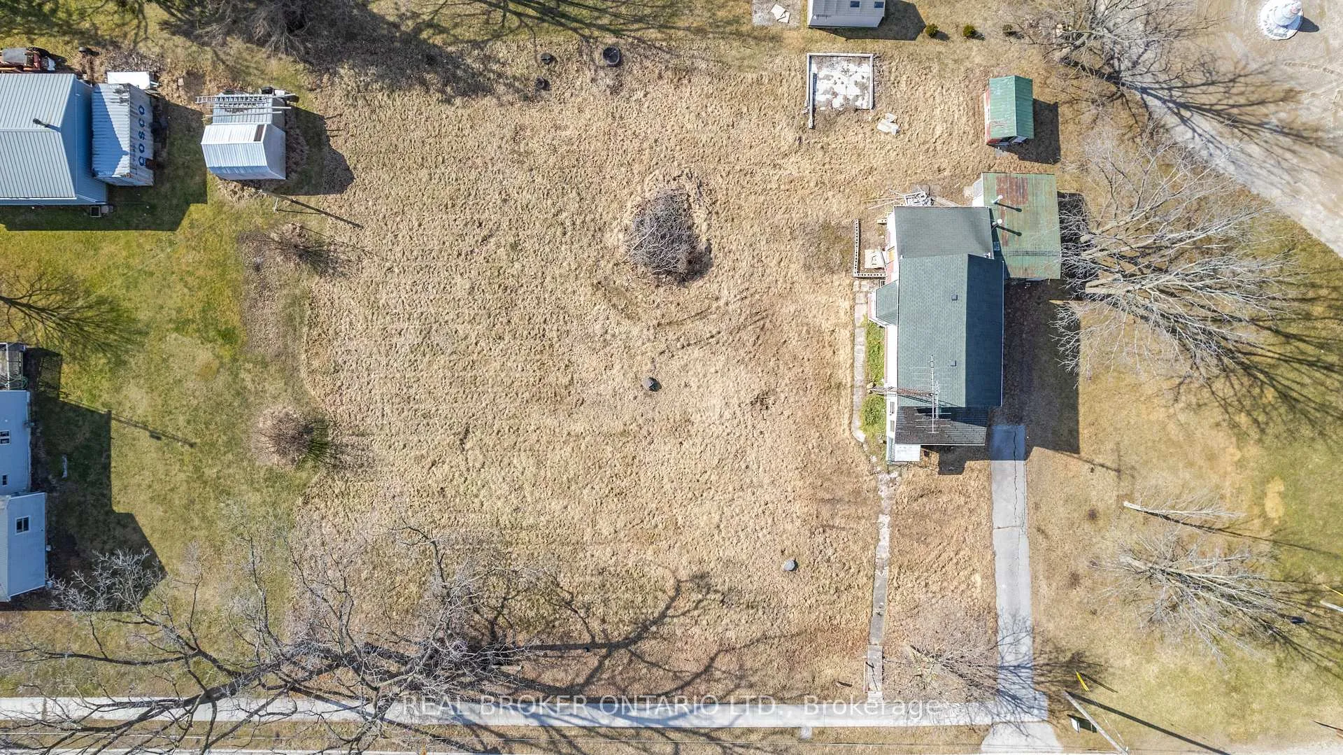 Photo 2 of 9613 Currie Road, Dutton/Dunwich, Wallacetown — HOMEH