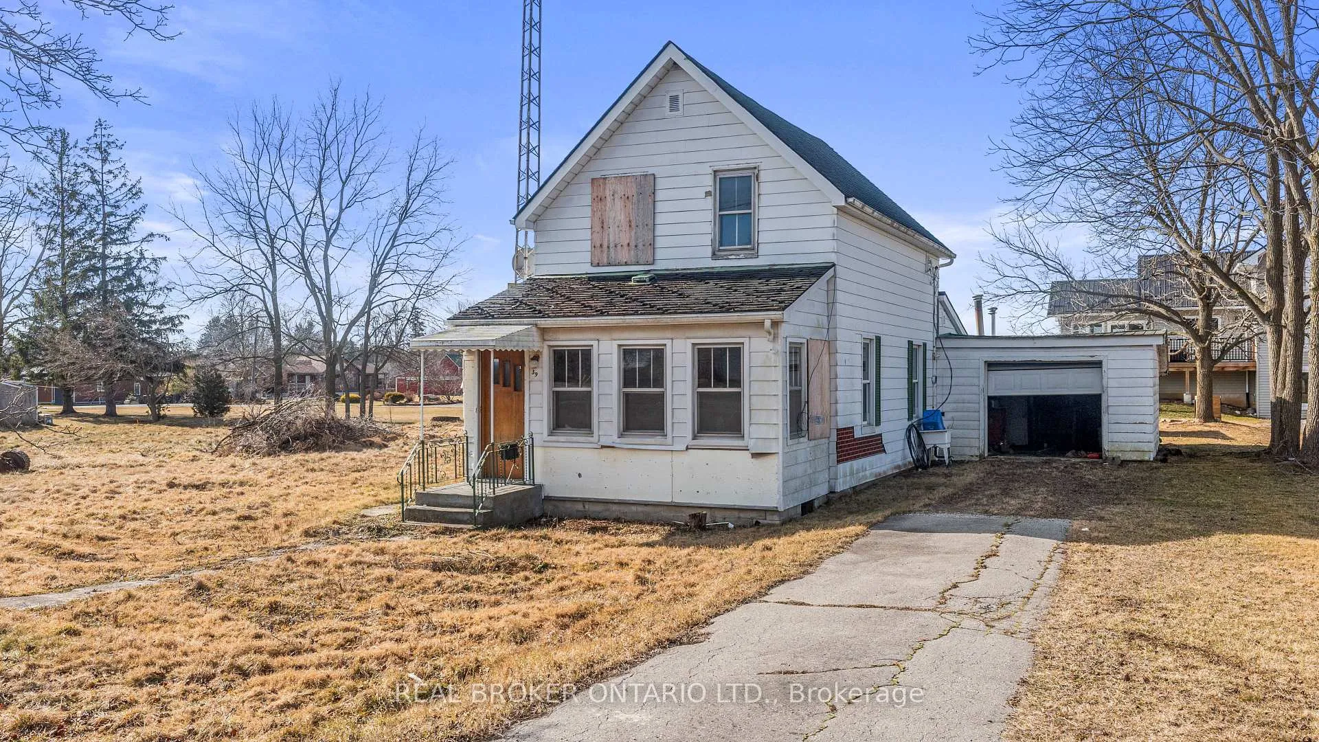 Photo 3 of 9613 Currie Road, Dutton/Dunwich, Wallacetown — HOMEH