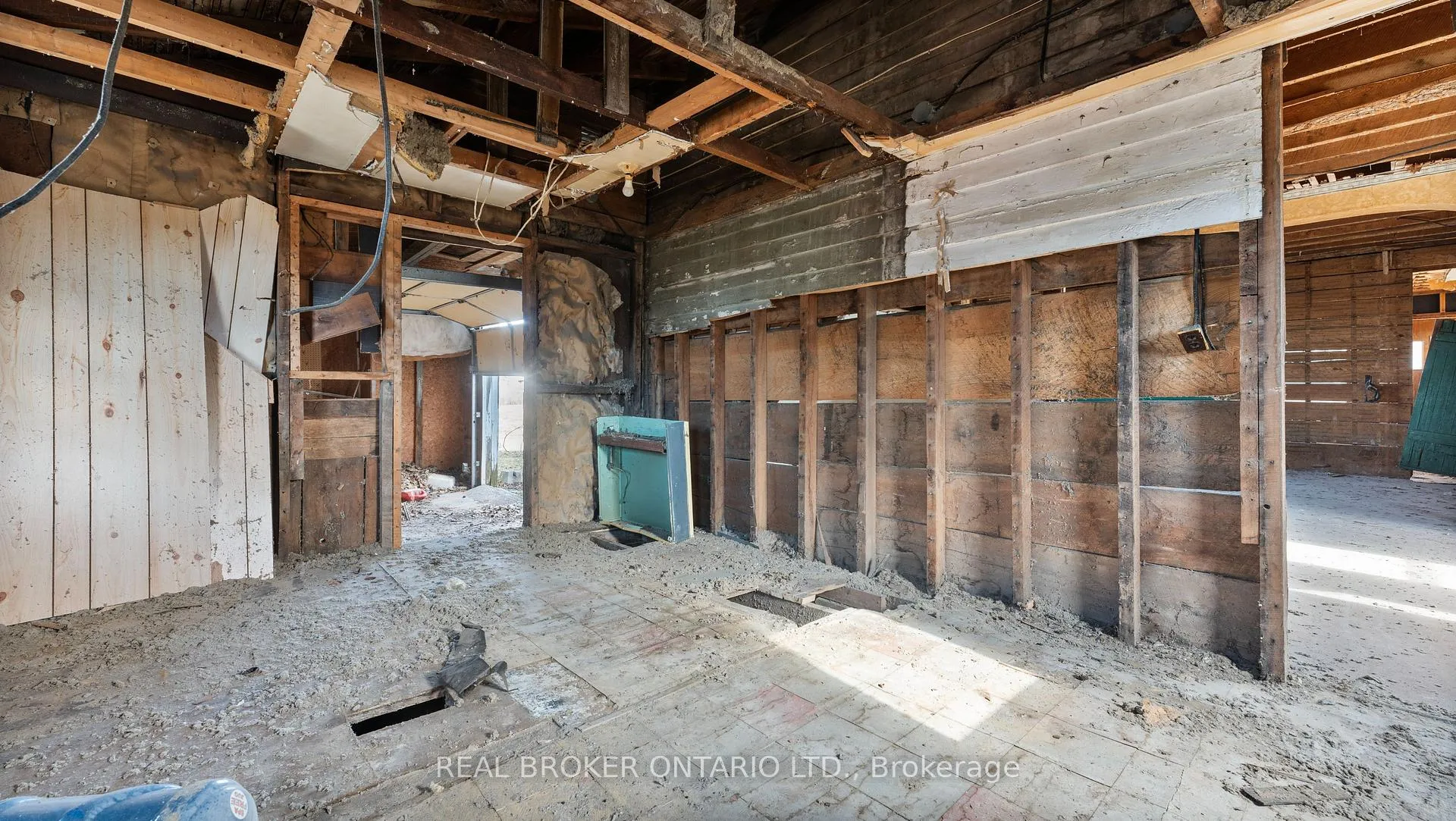 Photo 15 of 9613 Currie Road, Dutton/Dunwich, Wallacetown — HOMEH