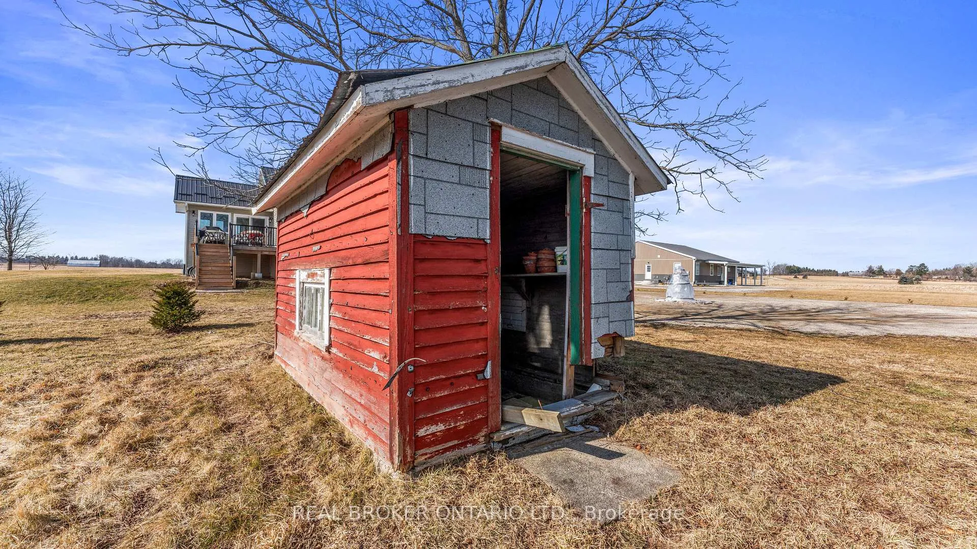 Photo 24 of 9613 Currie Road, Dutton/Dunwich, Wallacetown — HOMEH