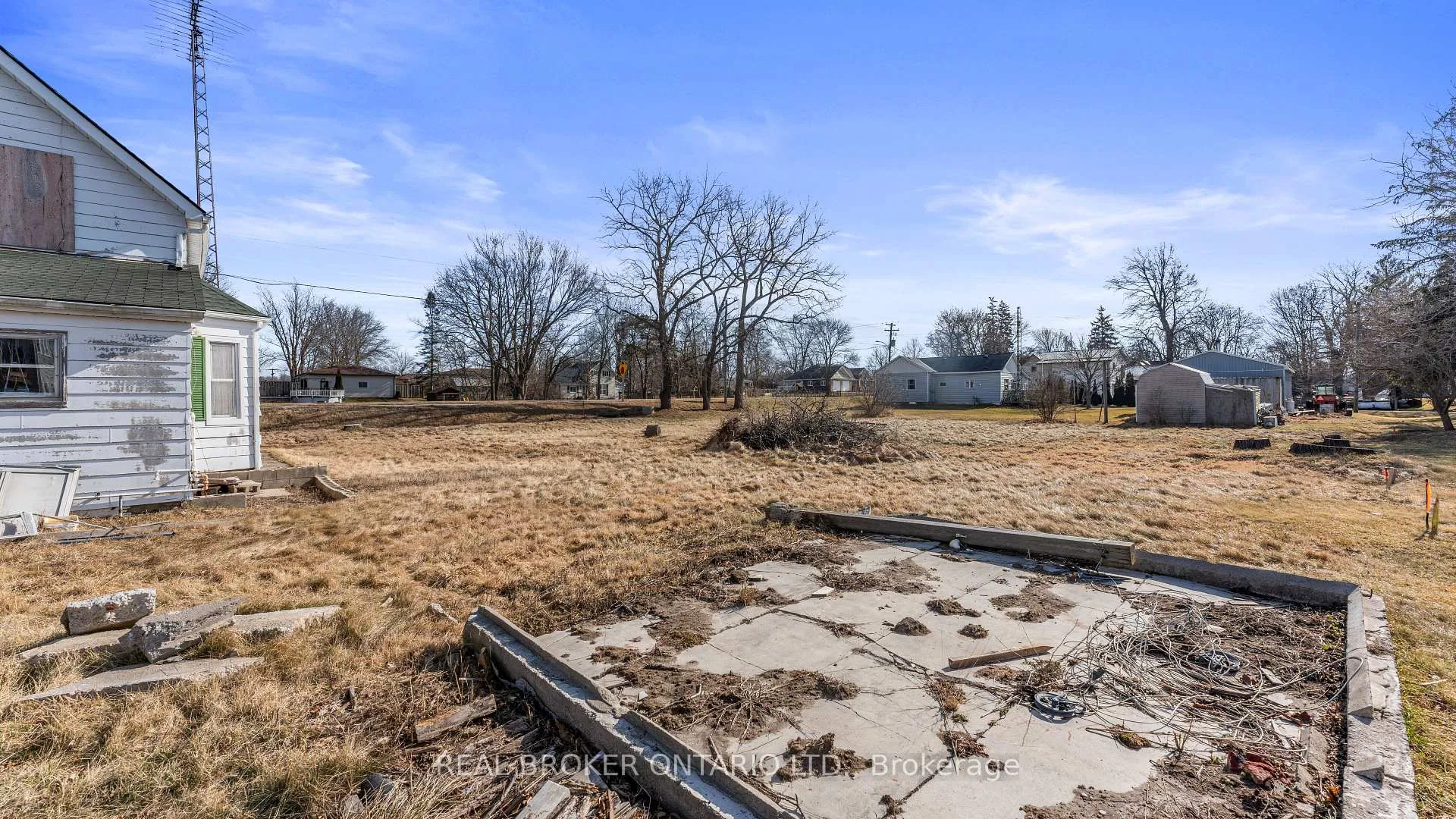 Photo 25 of 9613 Currie Road, Dutton/Dunwich, Wallacetown — HOMEH