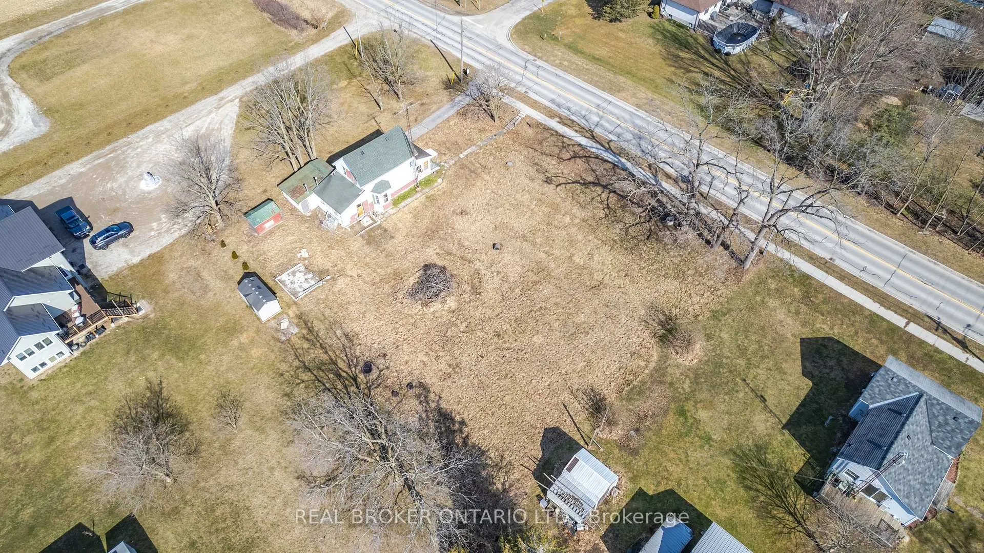 Photo 31 of 9613 Currie Road, Dutton/Dunwich, Wallacetown — HOMEH