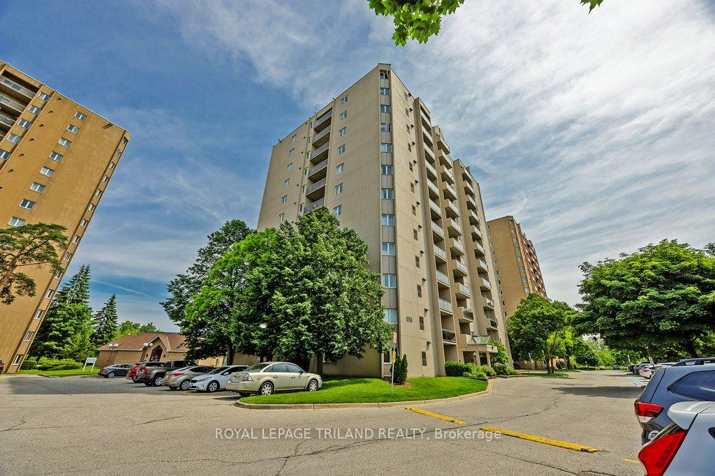 Photo 1 of Unit 902, 858 Commissioners Road E, London, South H — HOMEH