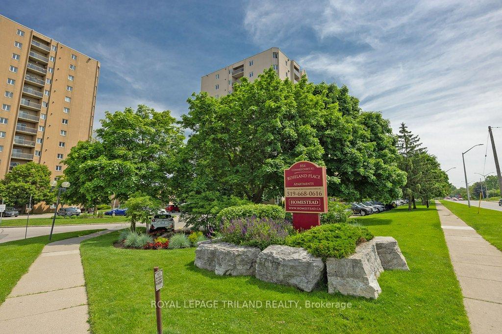 Photo 2 of Unit 902, 858 Commissioners Road E, London, South H — HOMEH