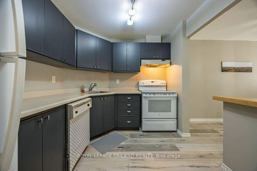Photo 8 of Unit 902, 858 Commissioners Road E, London, South H — HOMEH