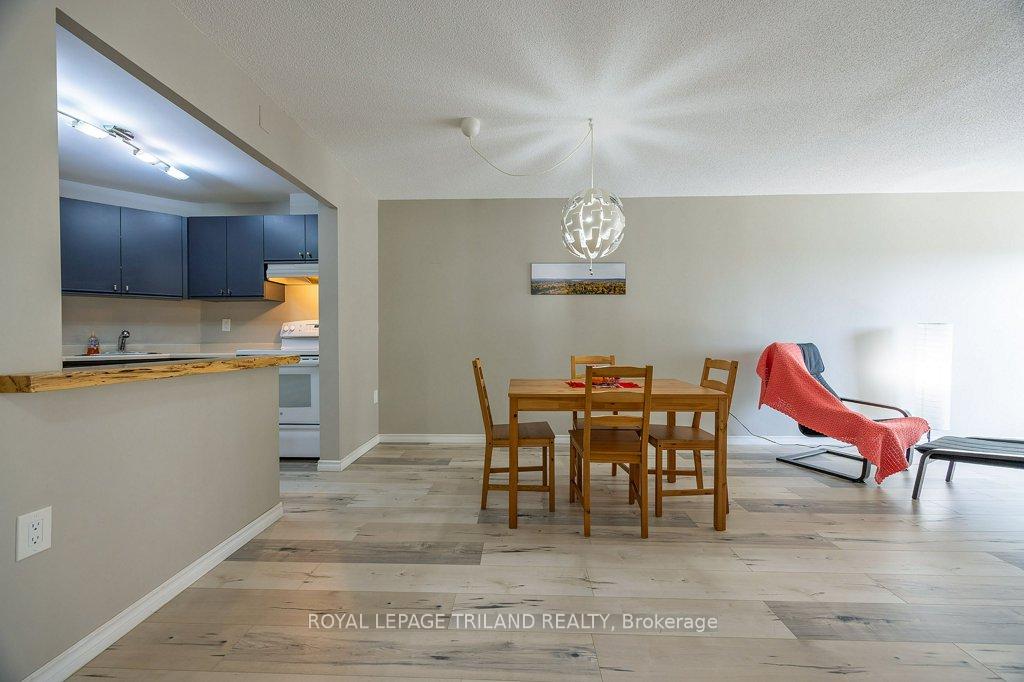 Photo 12 of Unit 902, 858 Commissioners Road E, London, South H — HOMEH