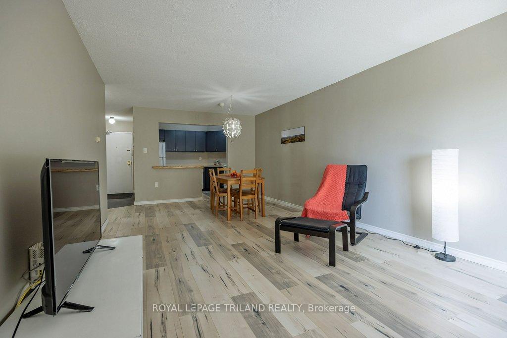 Photo 17 of Unit 902, 858 Commissioners Road E, London, South H — HOMEH