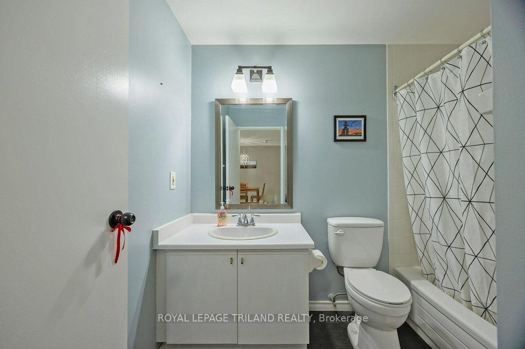 Photo 22 of Unit 902, 858 Commissioners Road E, London, South H — HOMEH