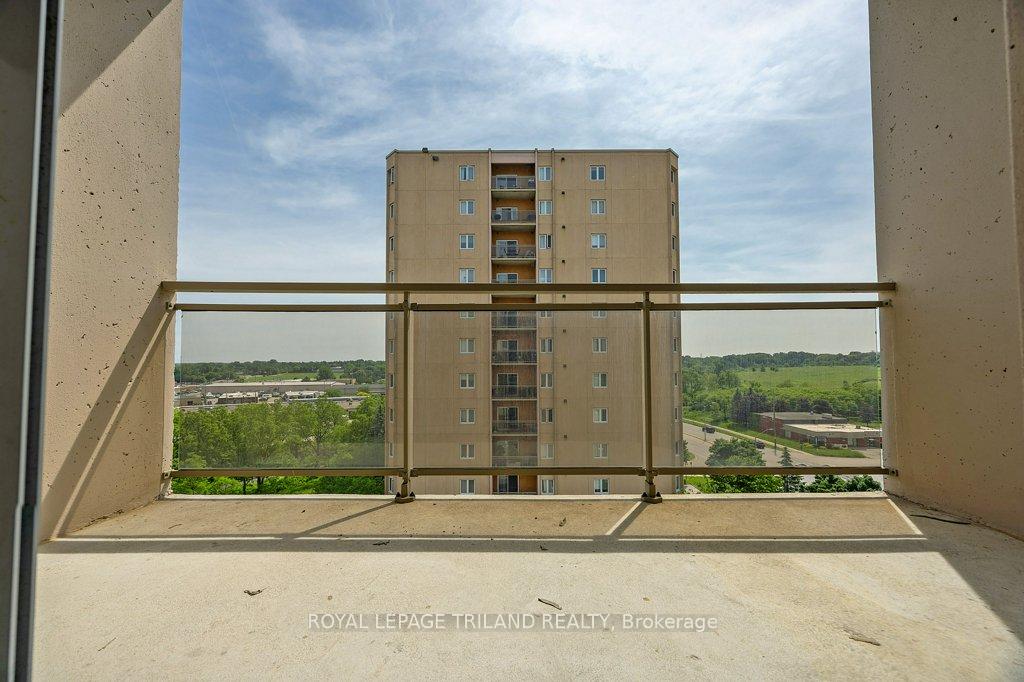 Photo 24 of Unit 902, 858 Commissioners Road E, London, South H — HOMEH