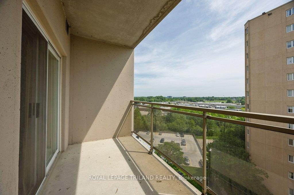Photo 25 of Unit 902, 858 Commissioners Road E, London, South H — HOMEH